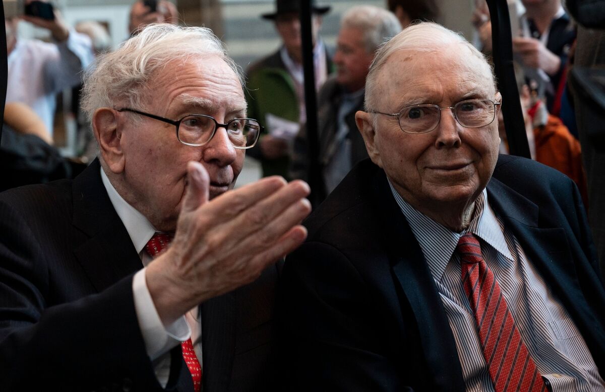 Warren Buffett's First Shareholder Letter Since Charlie Munger's Death: A Tribute and Lesson in Patience