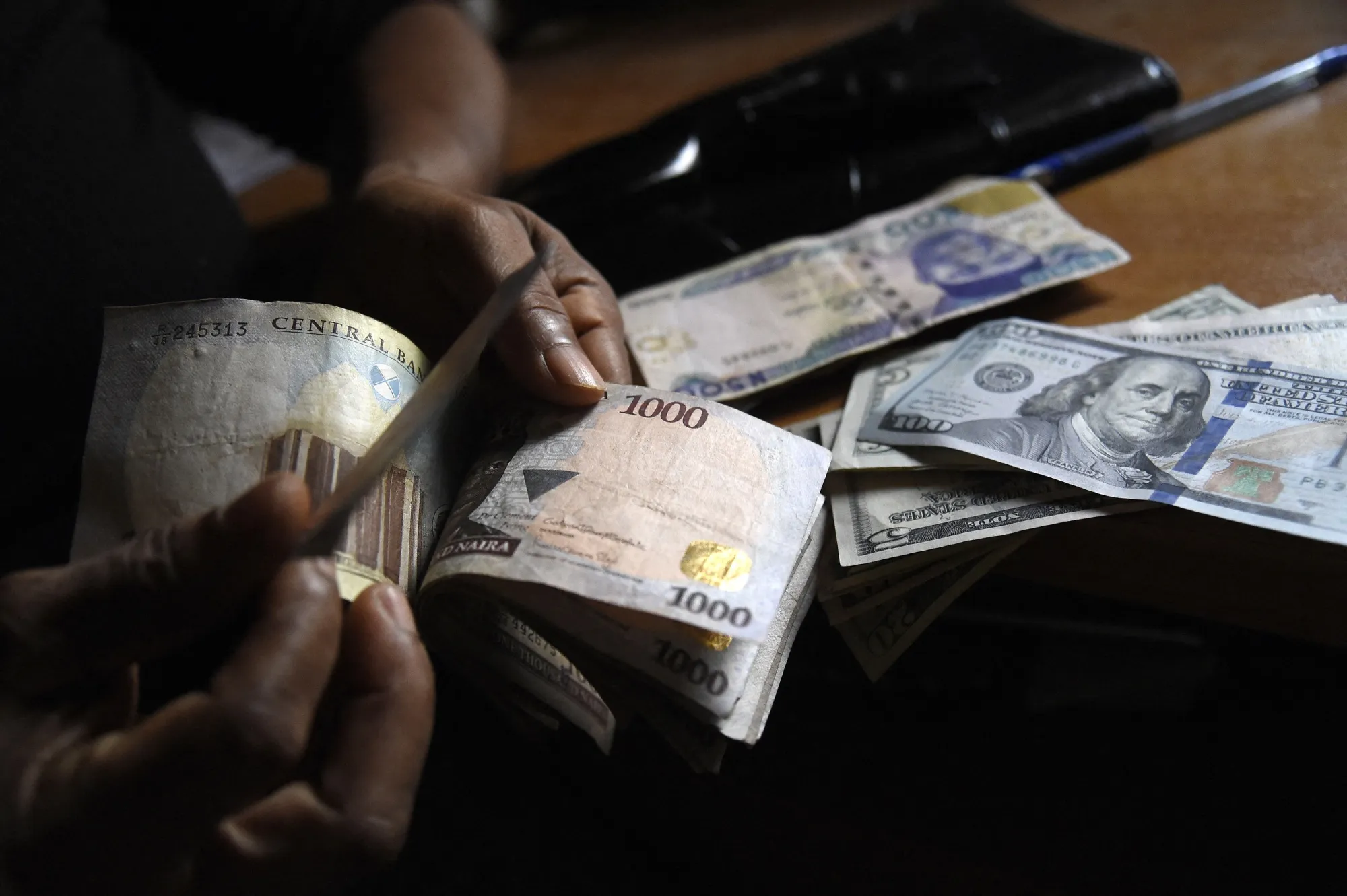 Nigeria Seeks to Stop Dollar Arbitrage With Name and Shame Rule - Bloomberg