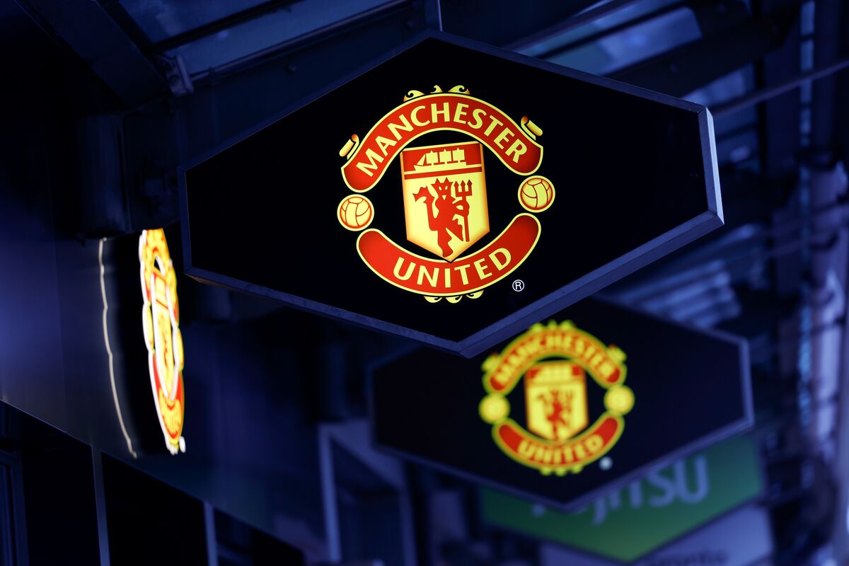 Glazers Mull Reasons to Leave, Stay at Manchester United