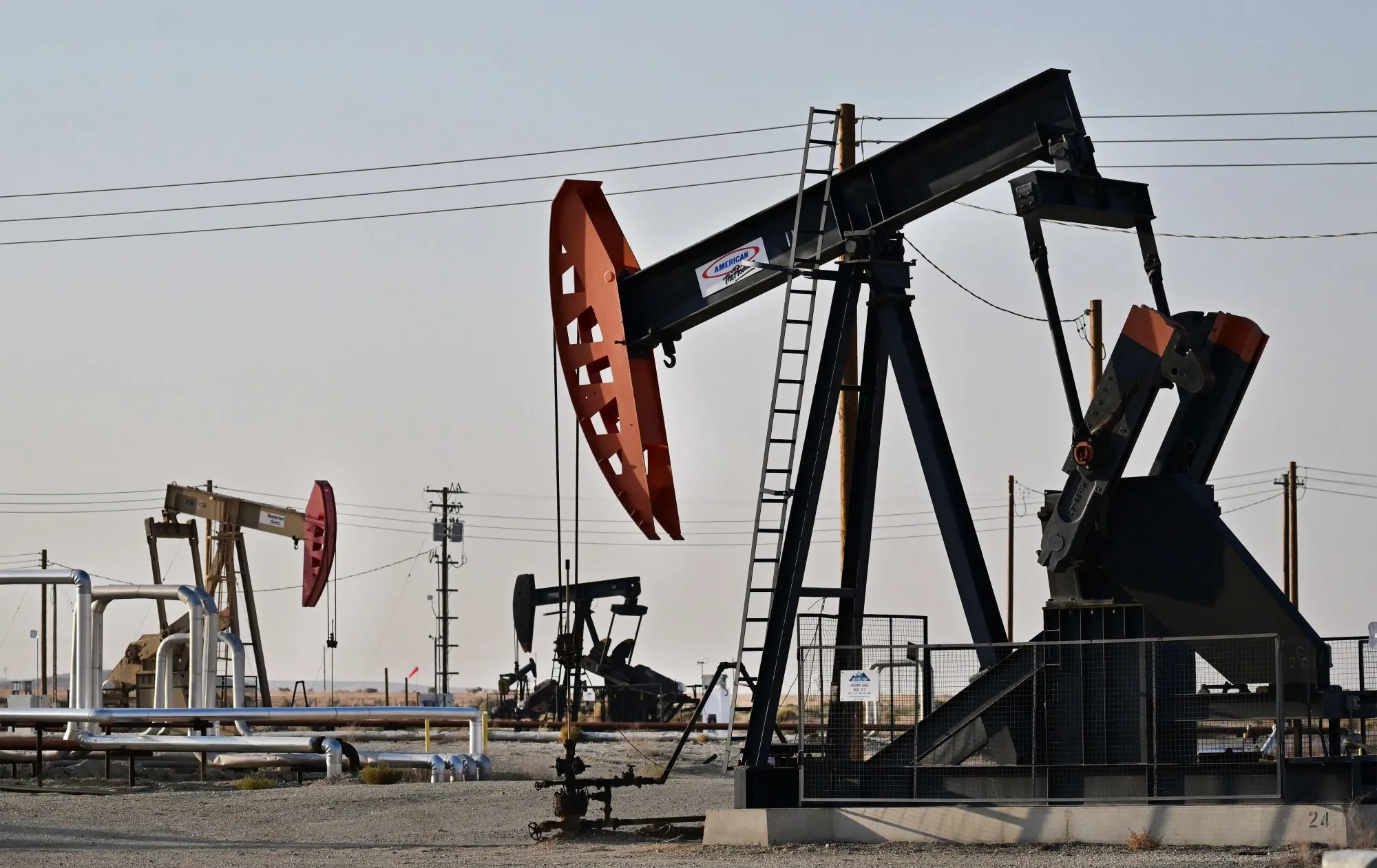Oil pumpjacks&nbsp;in Kern County, California.
