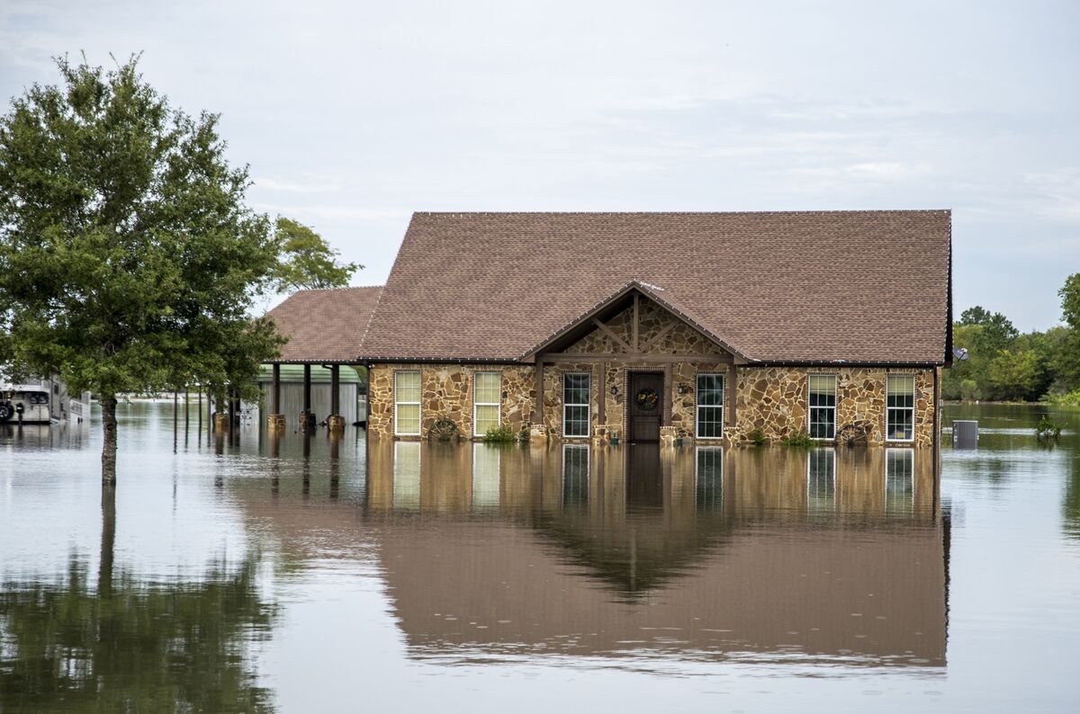 Flood Insurance Policyholders Set To See Rate Increases Report Bloomberg   1200x794 