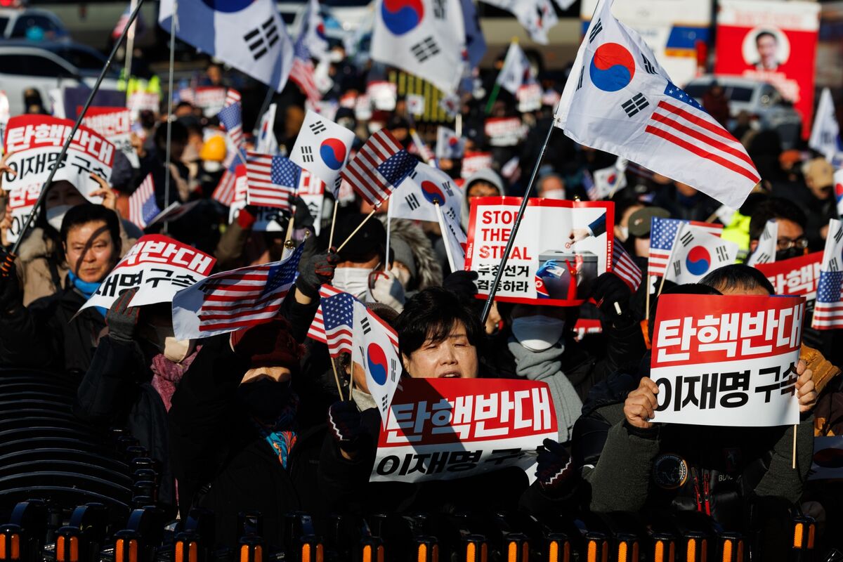 featured image thumbnail for post South Korea Needs to Move on From This Crisis