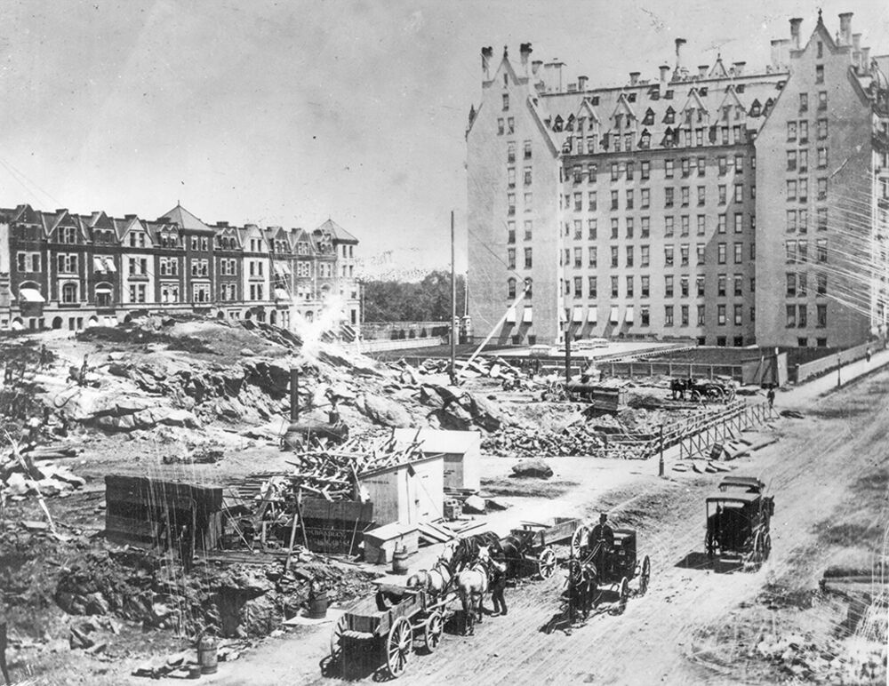 The Dakota Inside New York S Most Extravagant Apartment Building Relates To A New Look Inside The Most Extravagant Apartment Building In Nyc