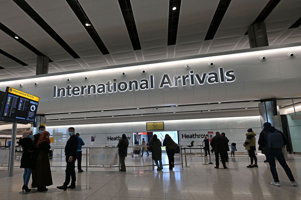 U.K. Stops Some Flights From Africa Over Covid Variant Worries