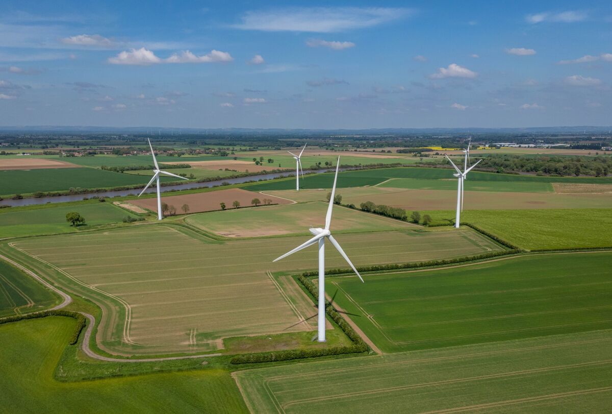 UK Boosts Renewable Budget Amid Wind Power Concerns