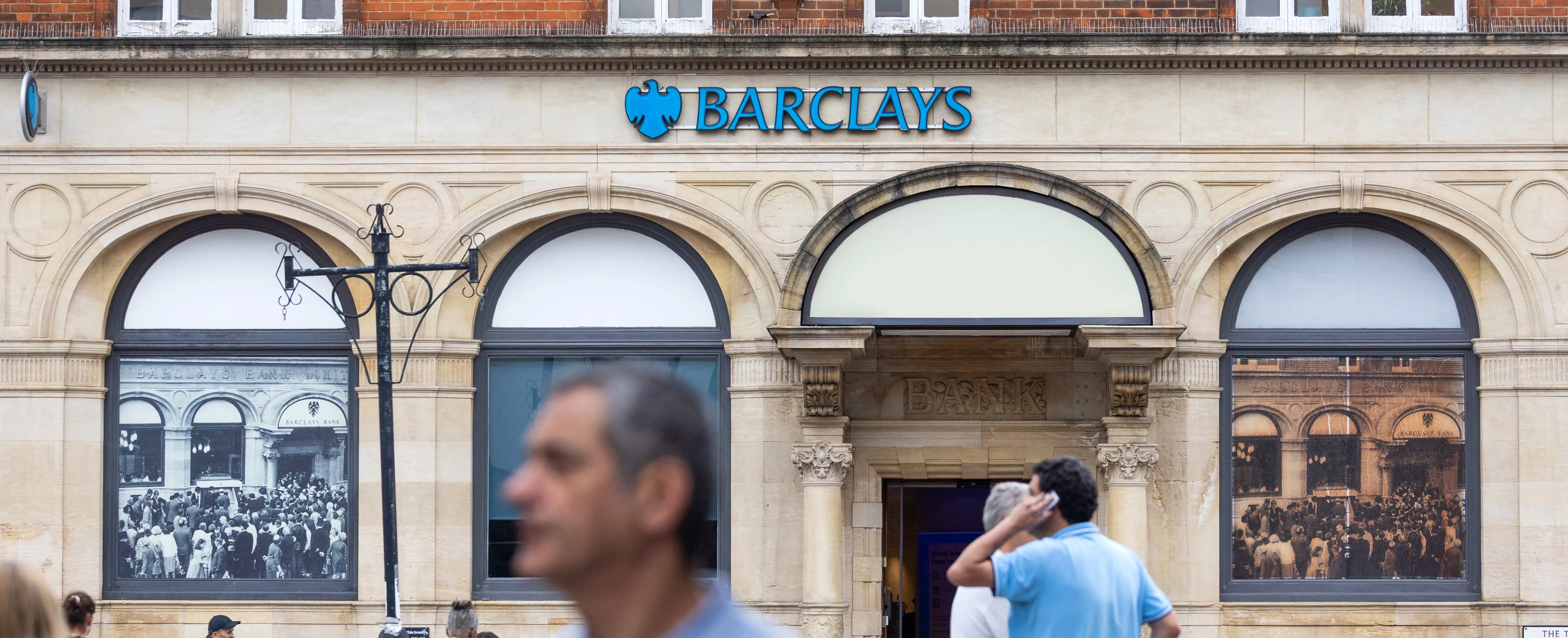 Barclays Fined £40 Million Over Qatar Fundraising Disclosures - Bloomberg