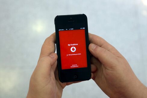 Vodafone Seen as AT&T Prey Amid $130 Billion Verizon Deal