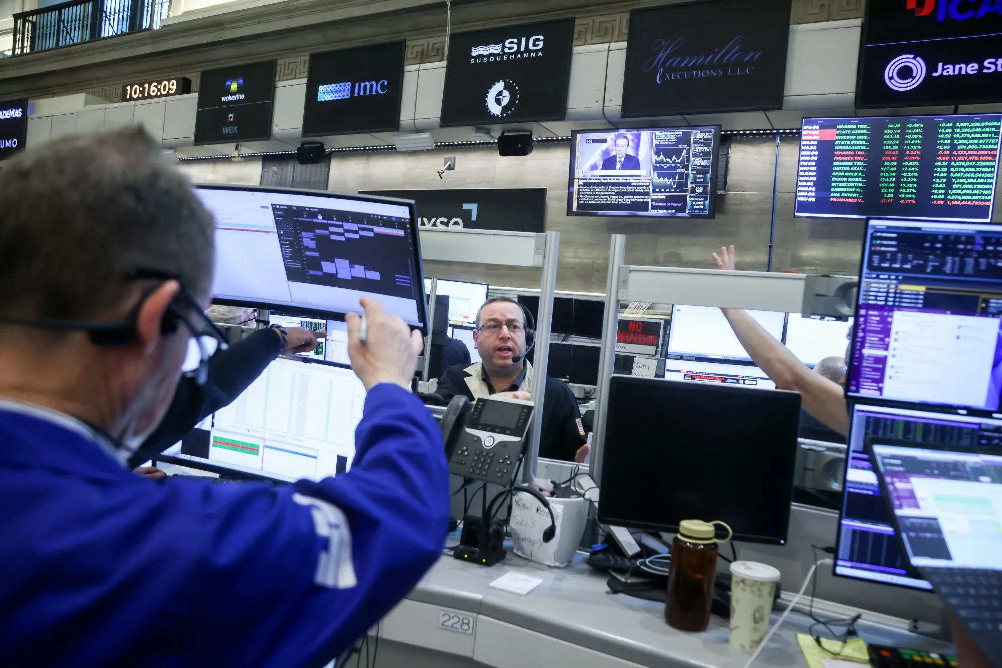 Traders work on the floor of the&nbsp;New York Stock Exchange.