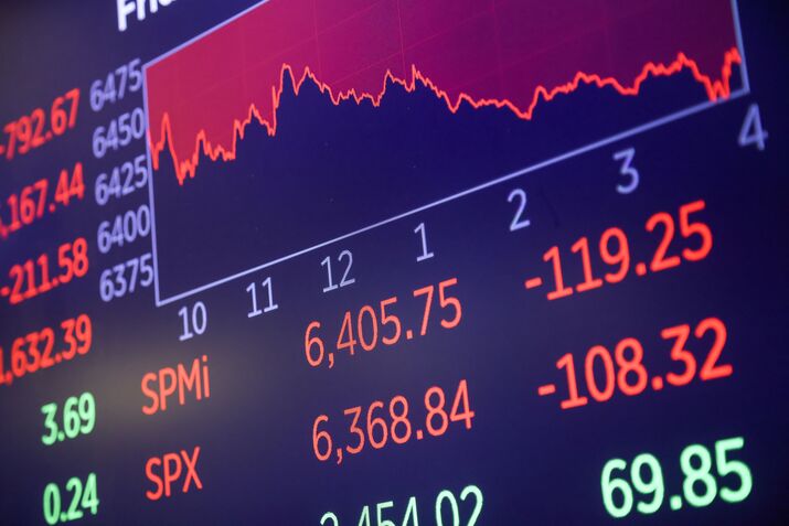 Nasdaq 100 Sinks Into Correction As Big Tech Keeps Falling