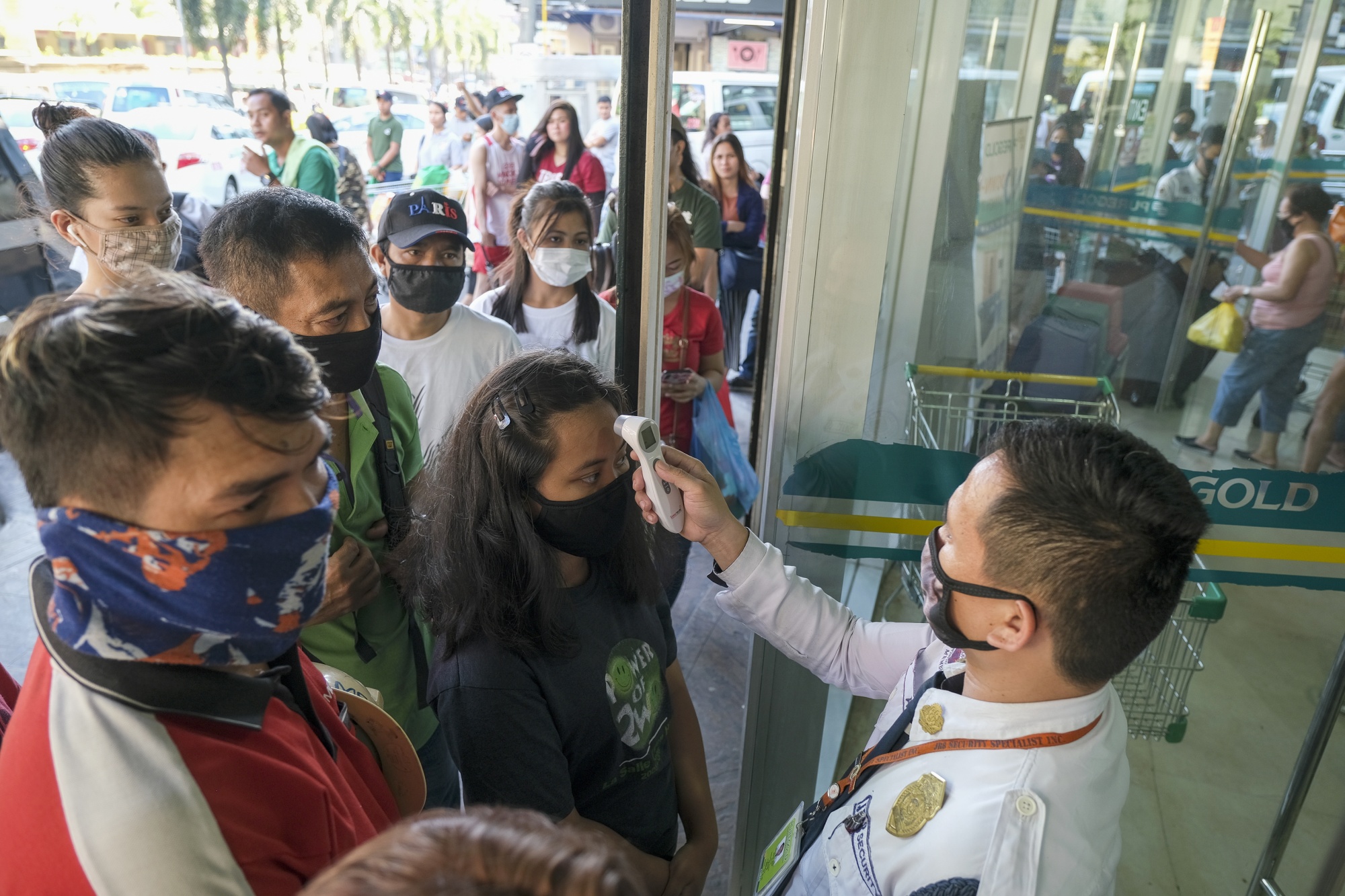 Big Philippine Retailers Find Diversification Drag Amid Pandemic Bloomberg