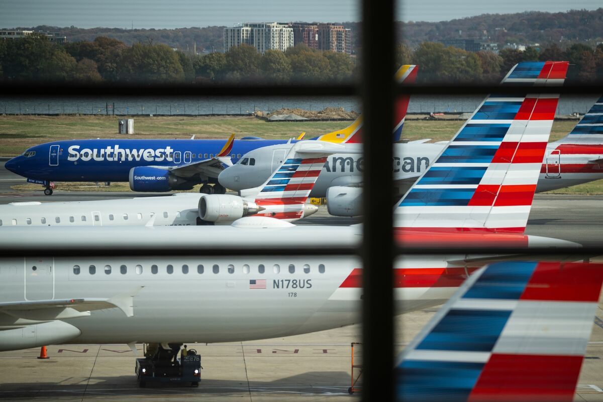 bloomberg.com - Peyton Forte - Airline Stocks Face Murky Outlook Following Record US Shutdown