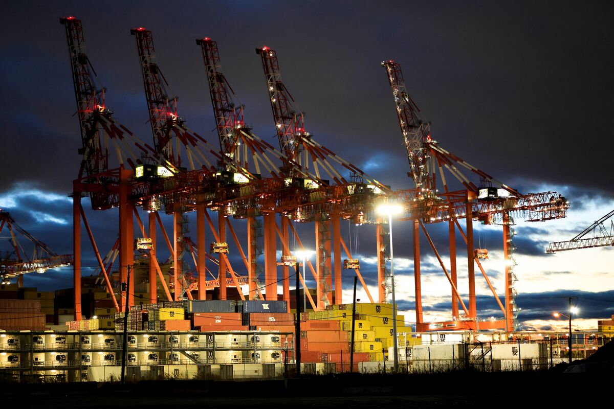 bloomberg.com - Phil Serafino - Old-Economy Stocks Are Looking Pretty Good Right About Now