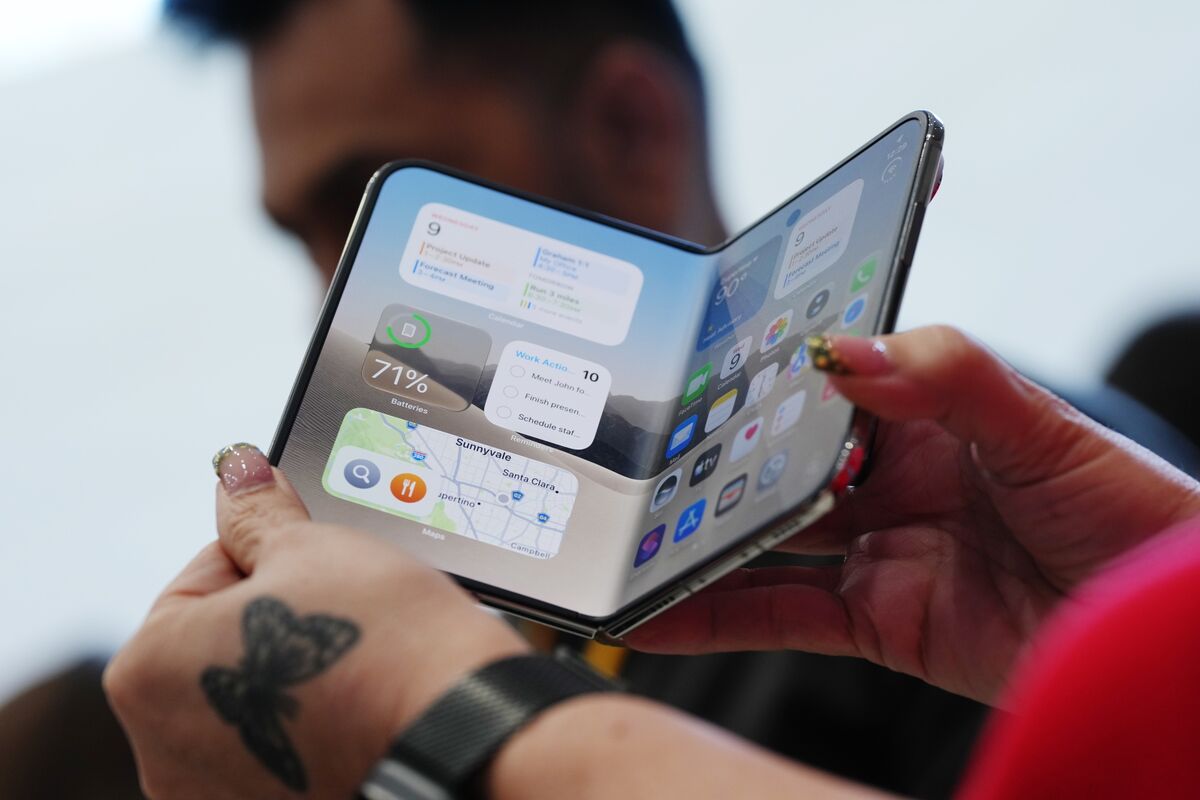 iPhone Duo Hands-On: Apple's First Foldable Phone Makes Strong First Impression