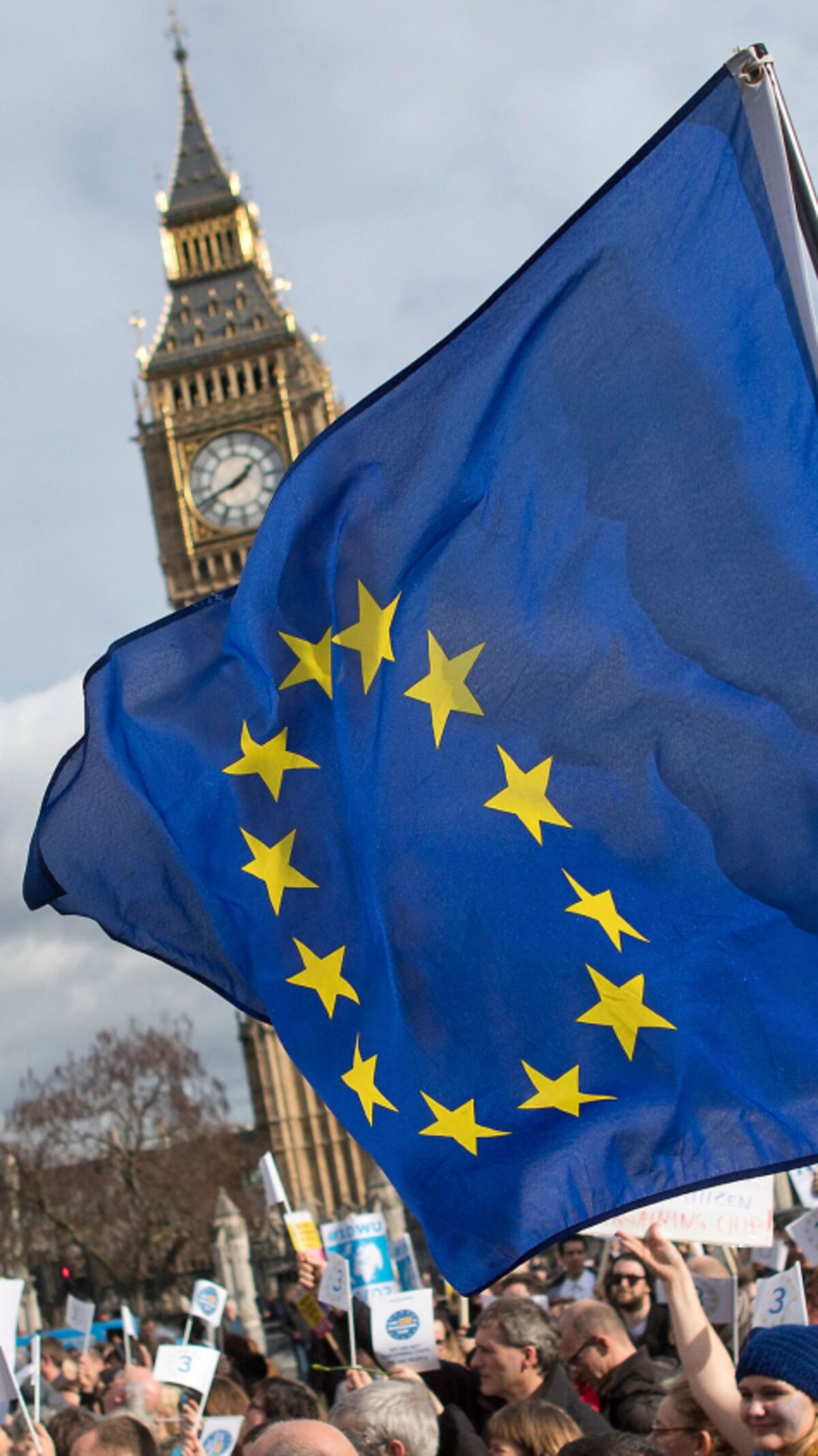 Revolt Against Starmer Reignites Debate on Undoing Brexit
