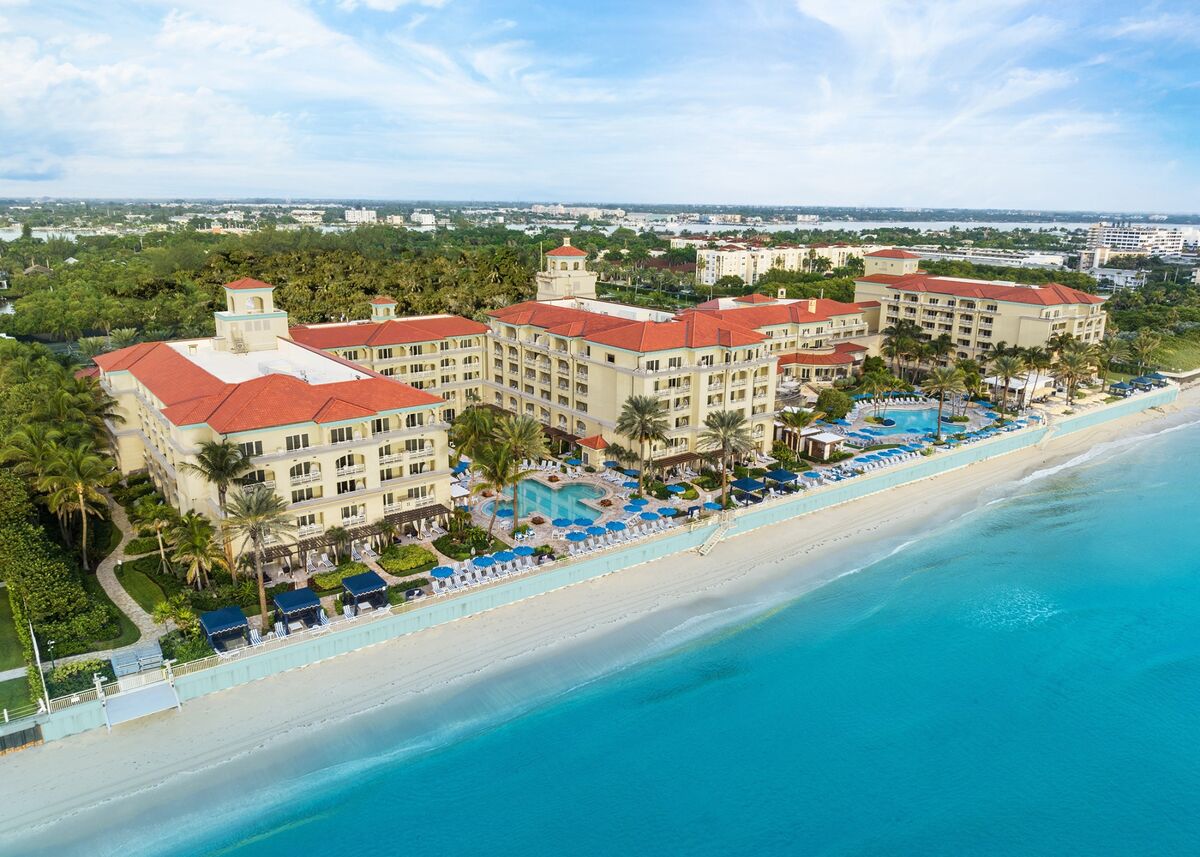 Billionaire Larry Ellison Buys Posh Hotel in Palm Beach Enclave