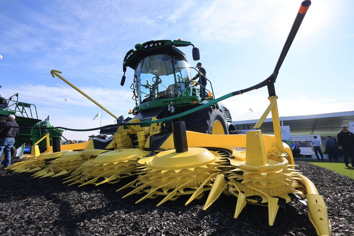 (DE) Deere Cuts 2024 Profit Outlook With Farmer Demand Easing - Bloomberg