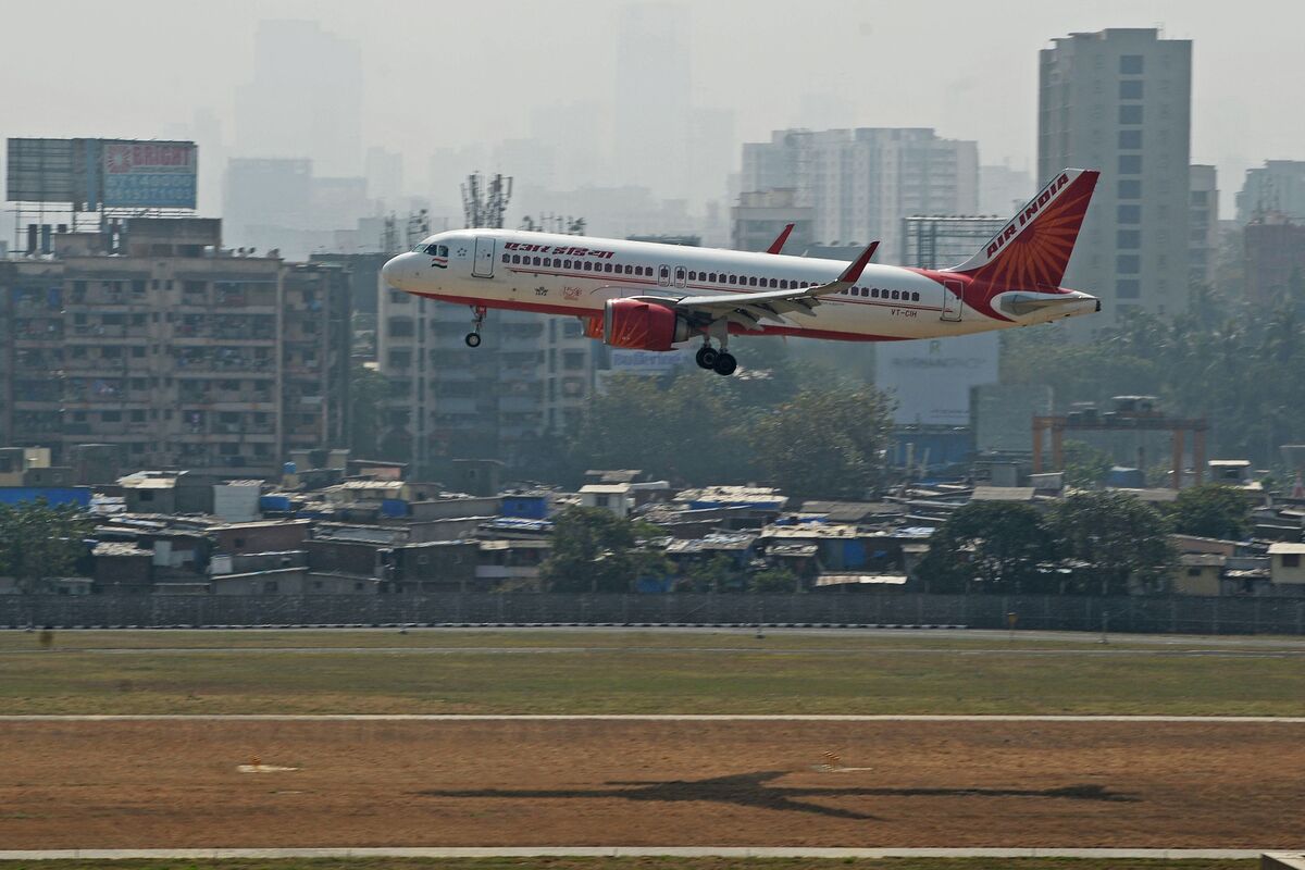 Air India Plans to Triple Its Fleet of 113 Jets in Five Years - Bloomberg