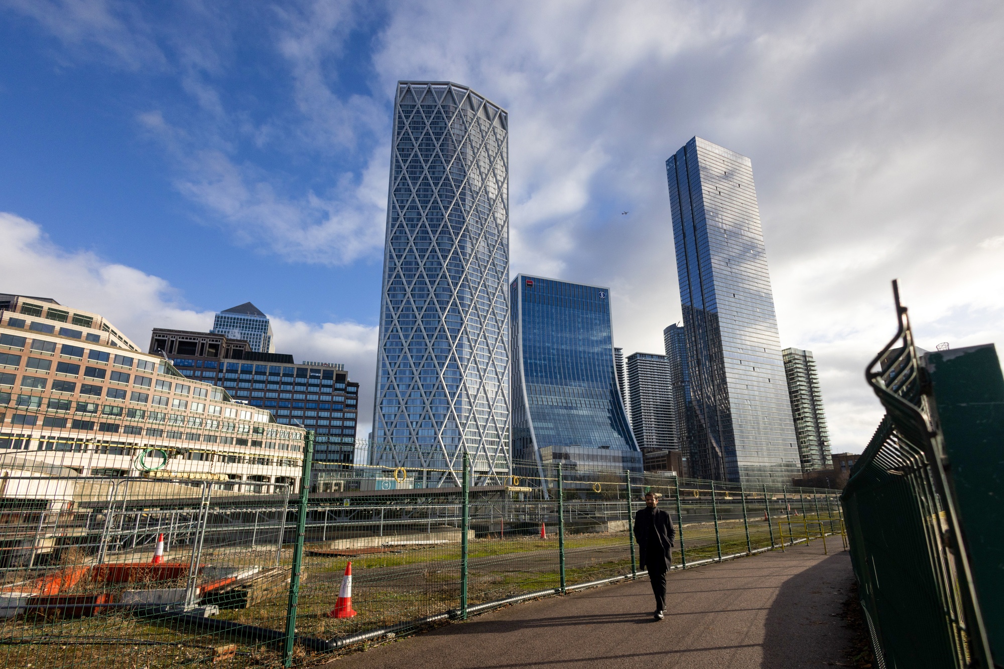 The site of the planned new London headquarters of JPMorgan Chase &amp; Co. in Canary Wharf, London, UK, on Tuesday, Dec. 2, 2025. The office building would be London’s largest by far at three million square feet and could host as many as 12,000 employees, according to a statement from the investment bank Thursday. Photographer: Chris Ratcliffe/Bloomberg