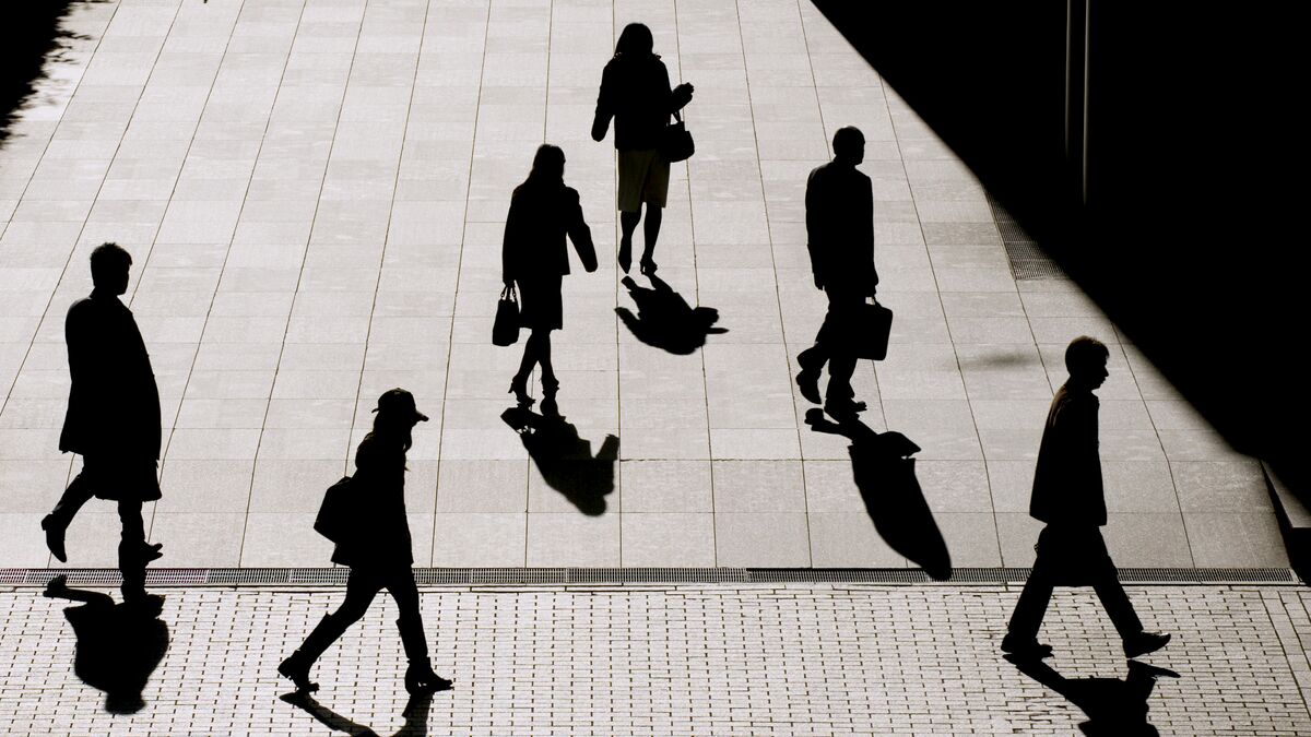 bloomberg.com - Arno Schuetze - Deutsche Finance Has Its Asset Manager Rating Withdrawn by Scope