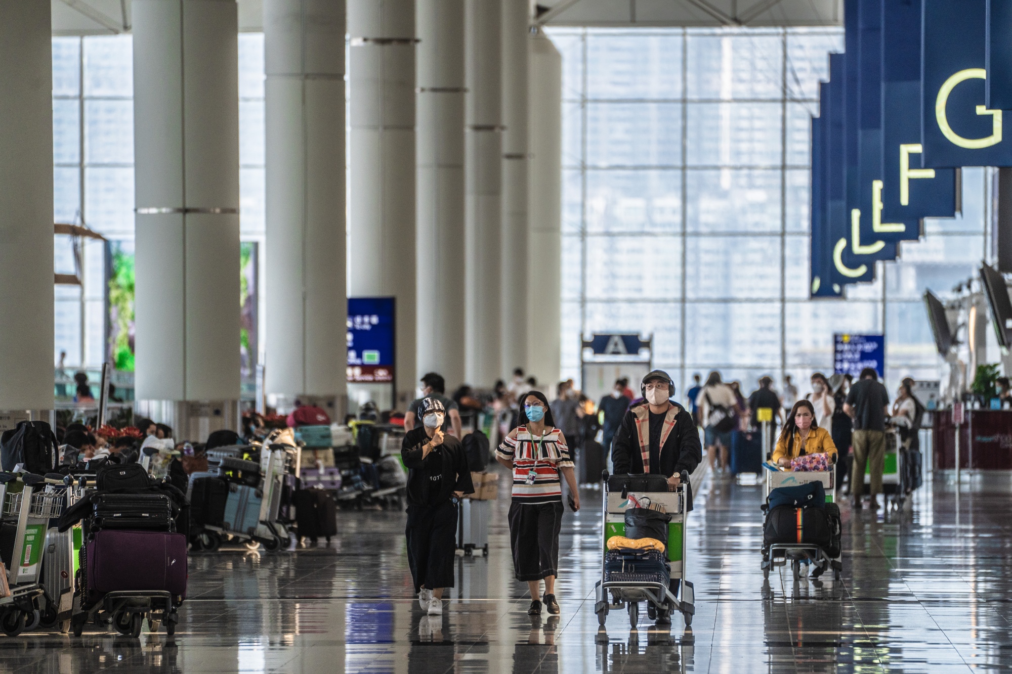 London's Heathrow Airport caps daily passenger numbers - Los Angeles Times