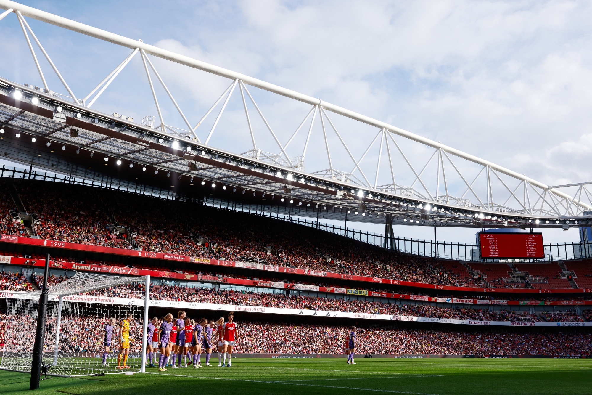 Arsenal sell out the Emirates for Women's Champions League semi