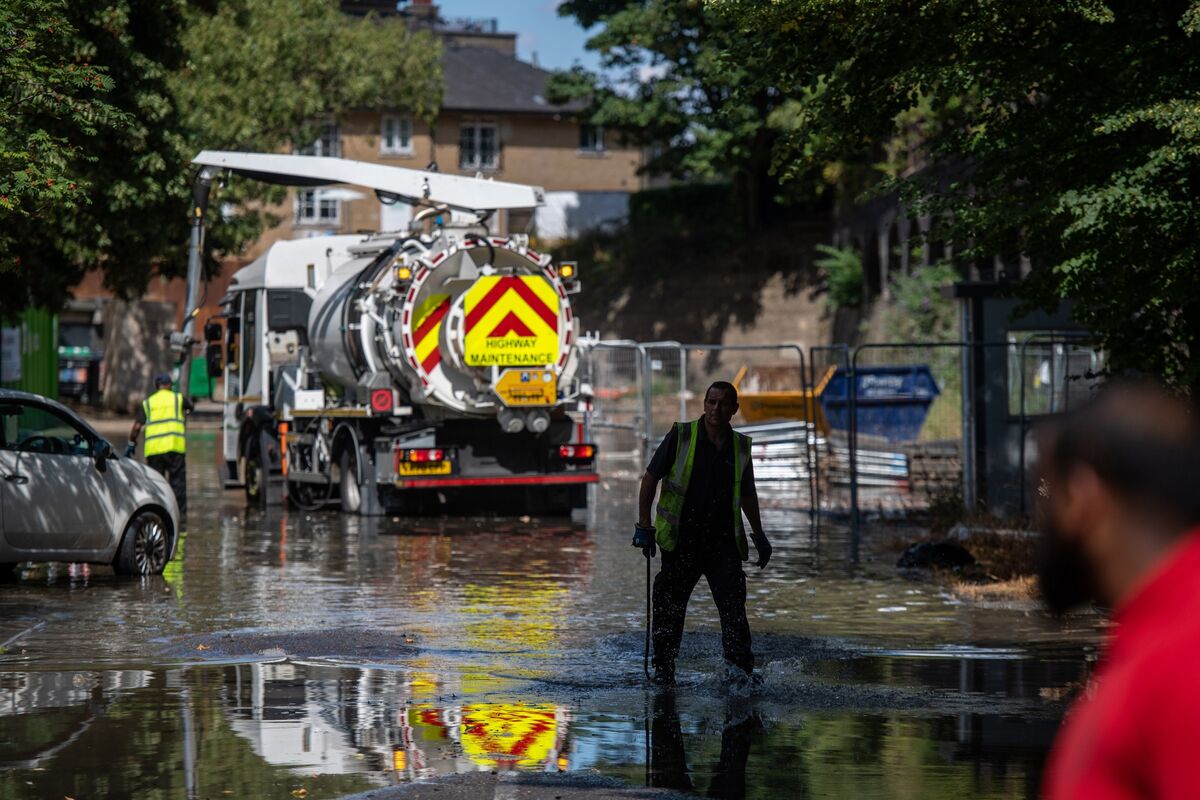 thames-water-raising-127-million-in-private-debt-amid-leaks-and-sewage