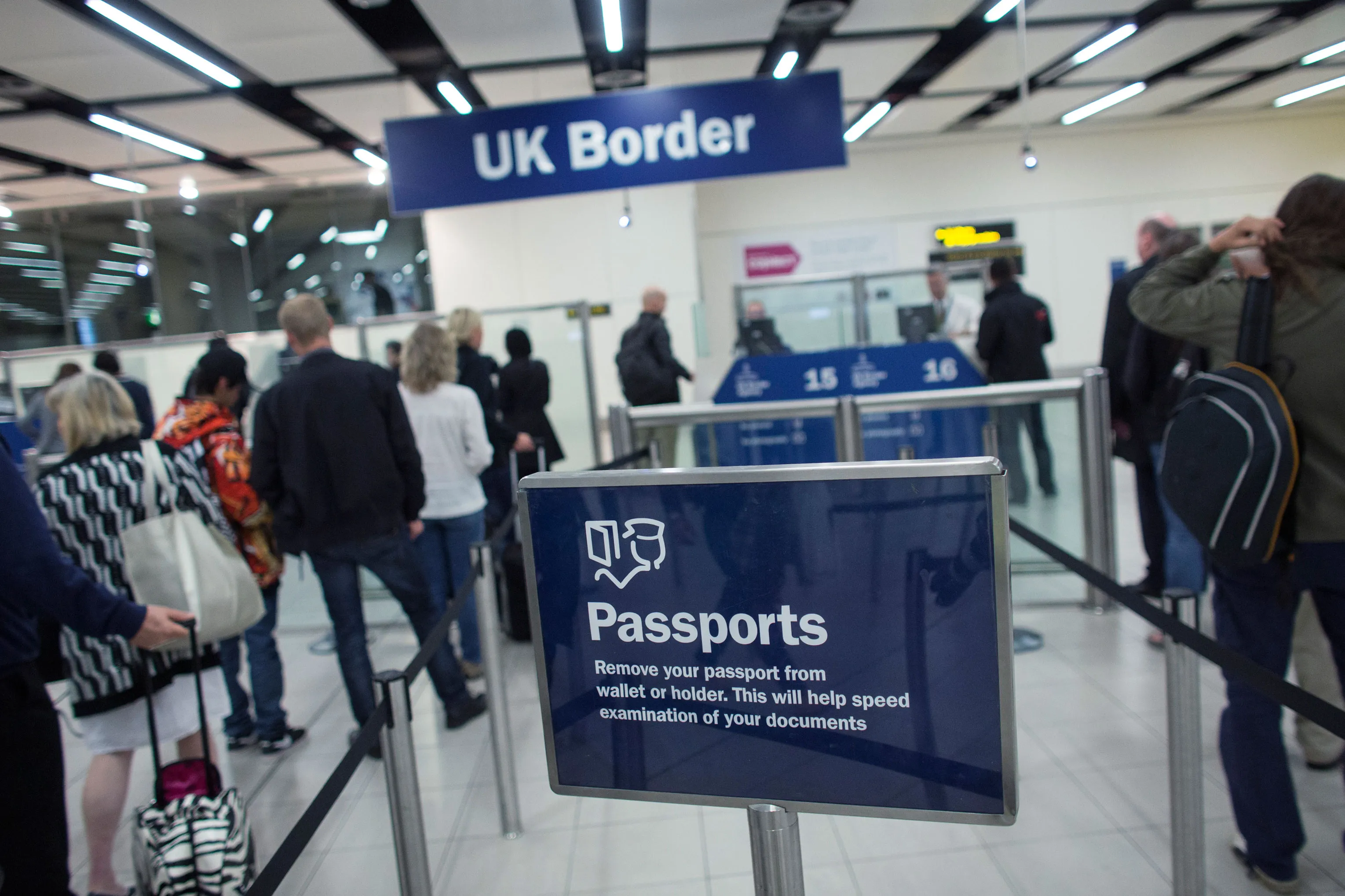 The rise constituted a “statistically significant increase” from the year ending March 2014, when a net 236,000 arrived in the U.K., the ONS said Thursday.
