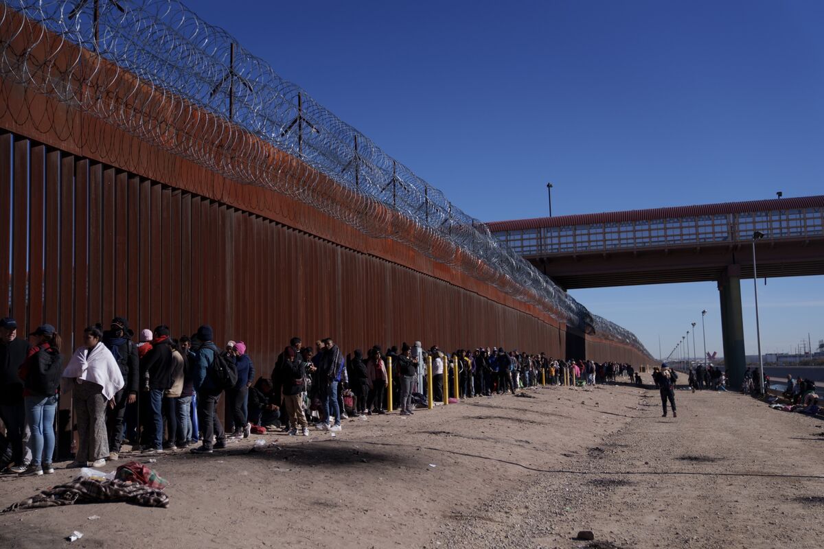 Inside the Shadow Immigration Economy on the US-Mexico Border: Big Take ...