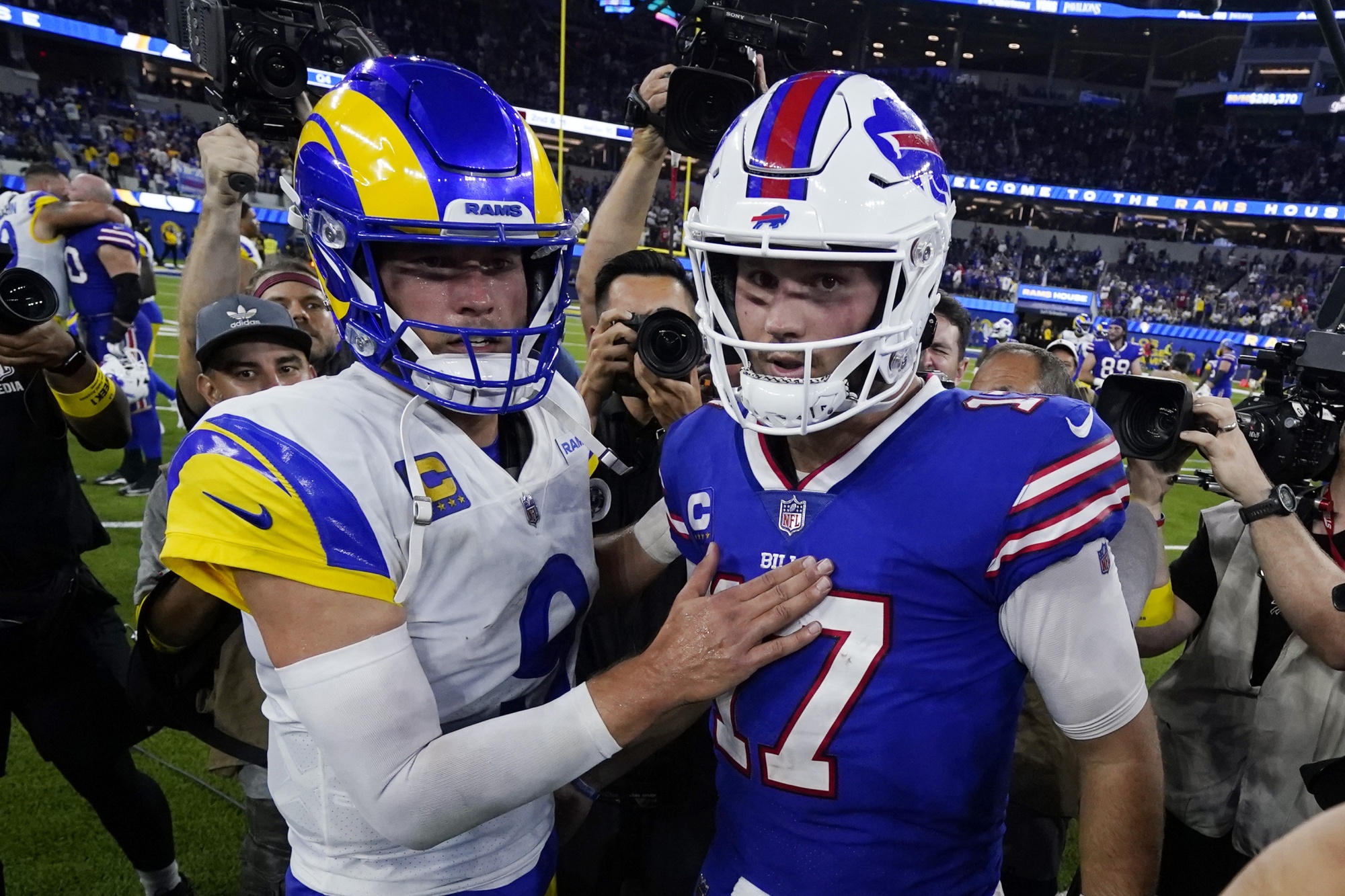 Buffalo Bills Blow Out Champion Rams 31-10 in Season Opener - Bloomberg