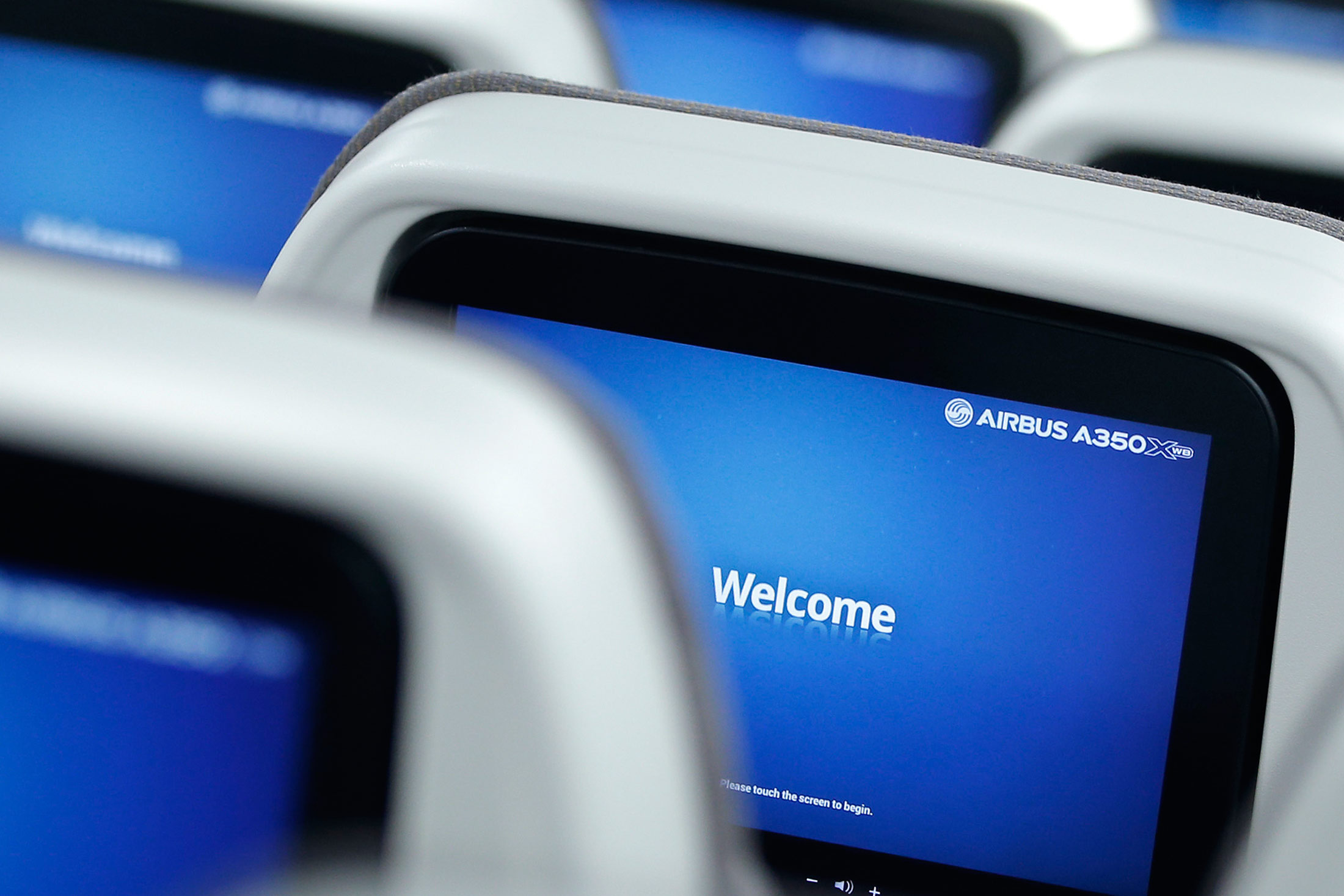 European Stocks Climb Amid Airbus Earnings, U.S. Confidence Data