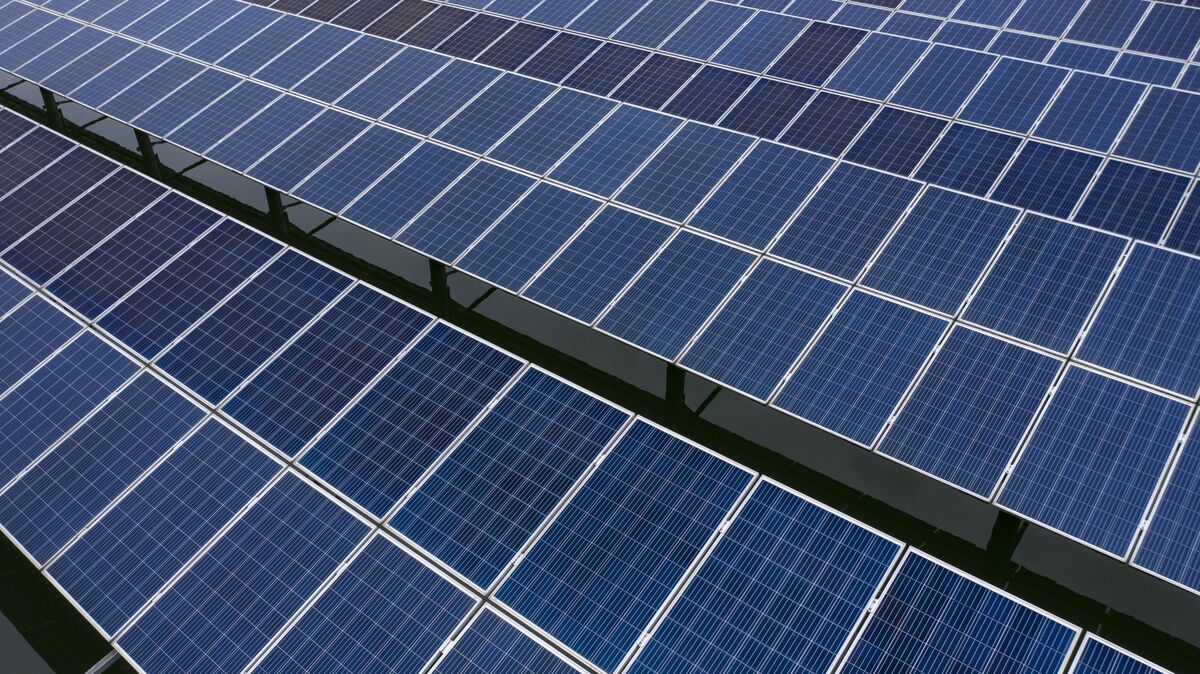 bloomberg.com - TCL Zhonghuan Buys Rival as China Aims to Reshape Solar Sector