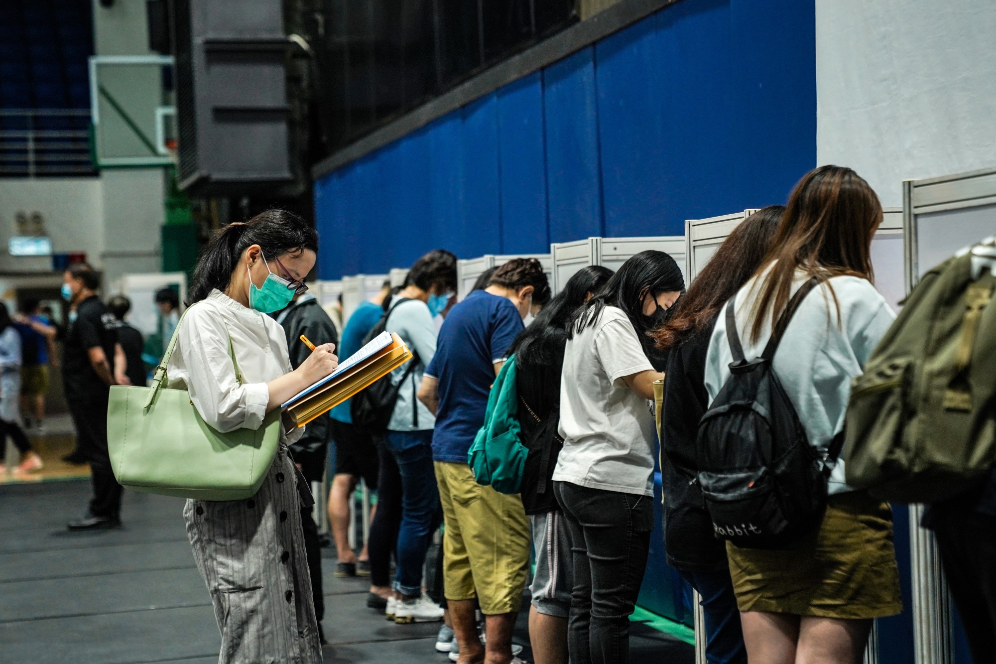 Hong Kong Finance Chief Expects Jobless Rate to Top 16-Year High