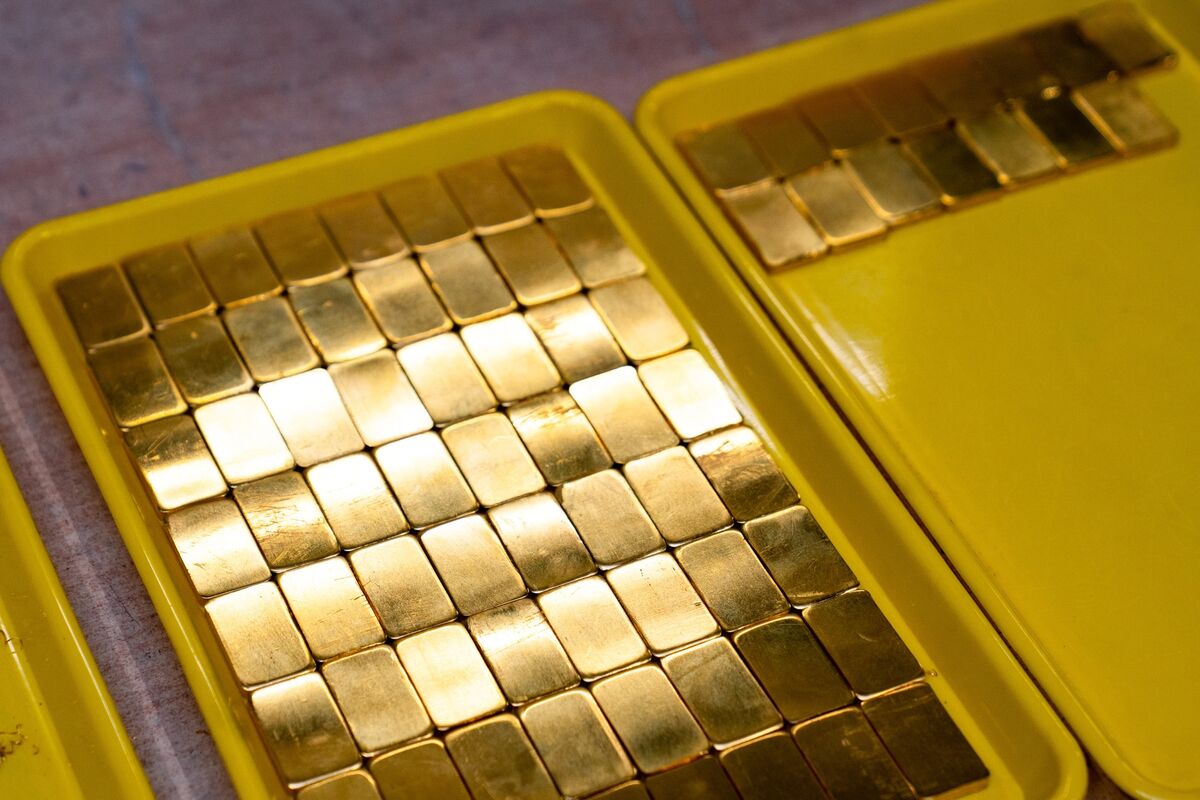 Swiss Bank UBP Resumes Gold Purchases, Forecasts $6,000 Year-End Price