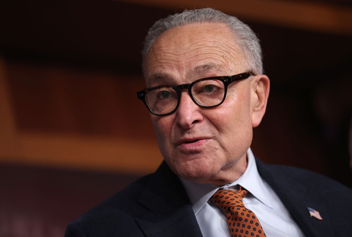 bloomberg.com - María Paula Mijares Torres - Schumer Says House, White House Must Ban Prediction Market Bets