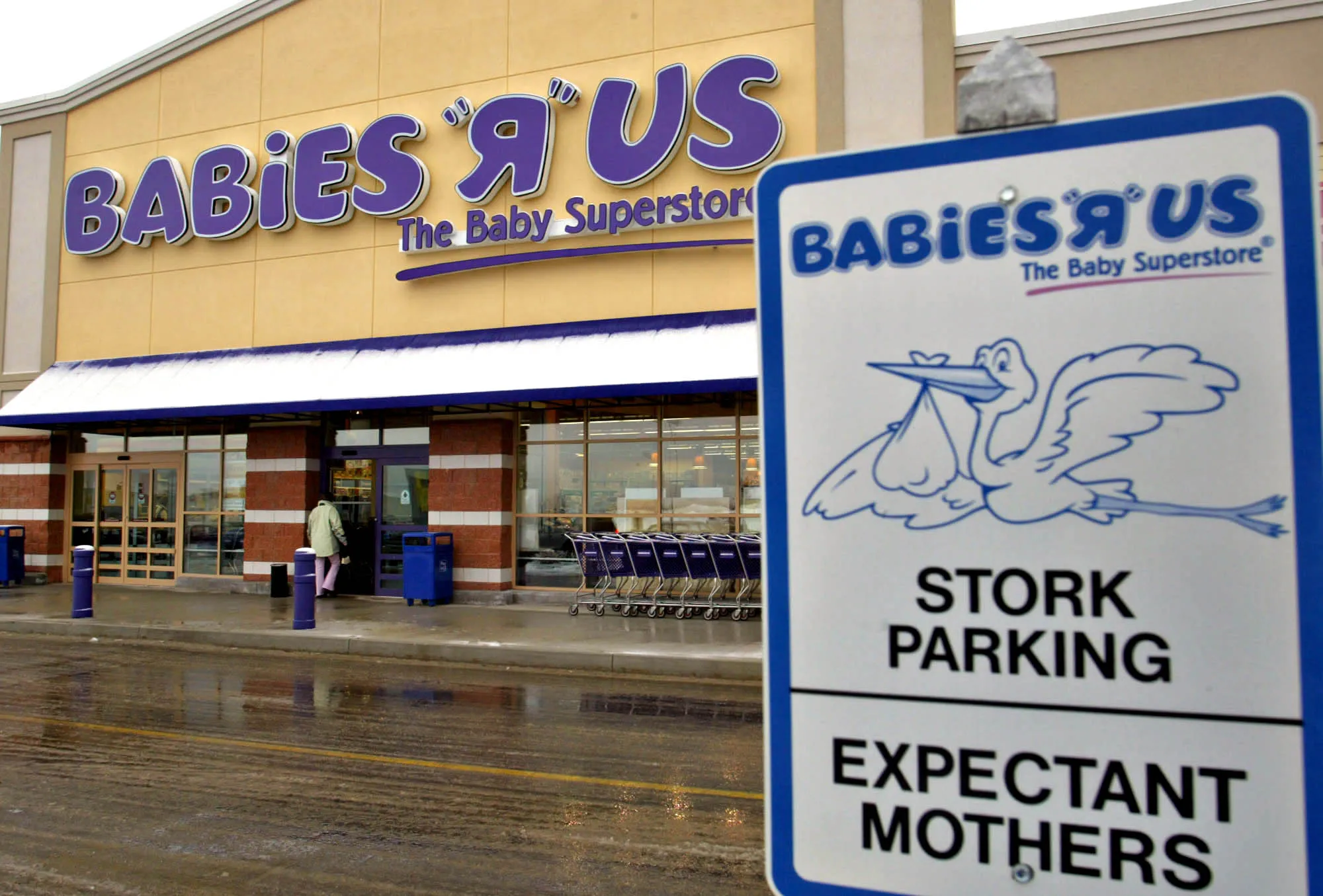 Babies R Us Demise Sets Off Scramble for Baby Registries Bloomberg