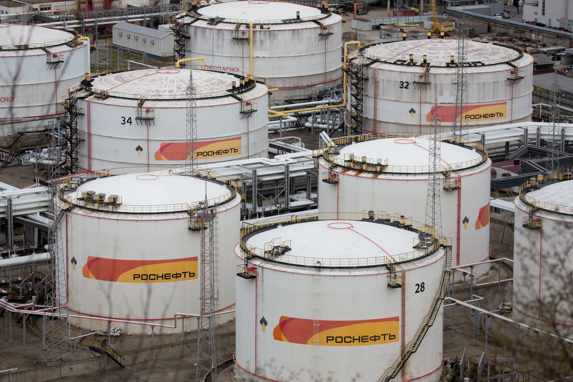 Rosneft’s bumper dividend follows record earnings in 2021.