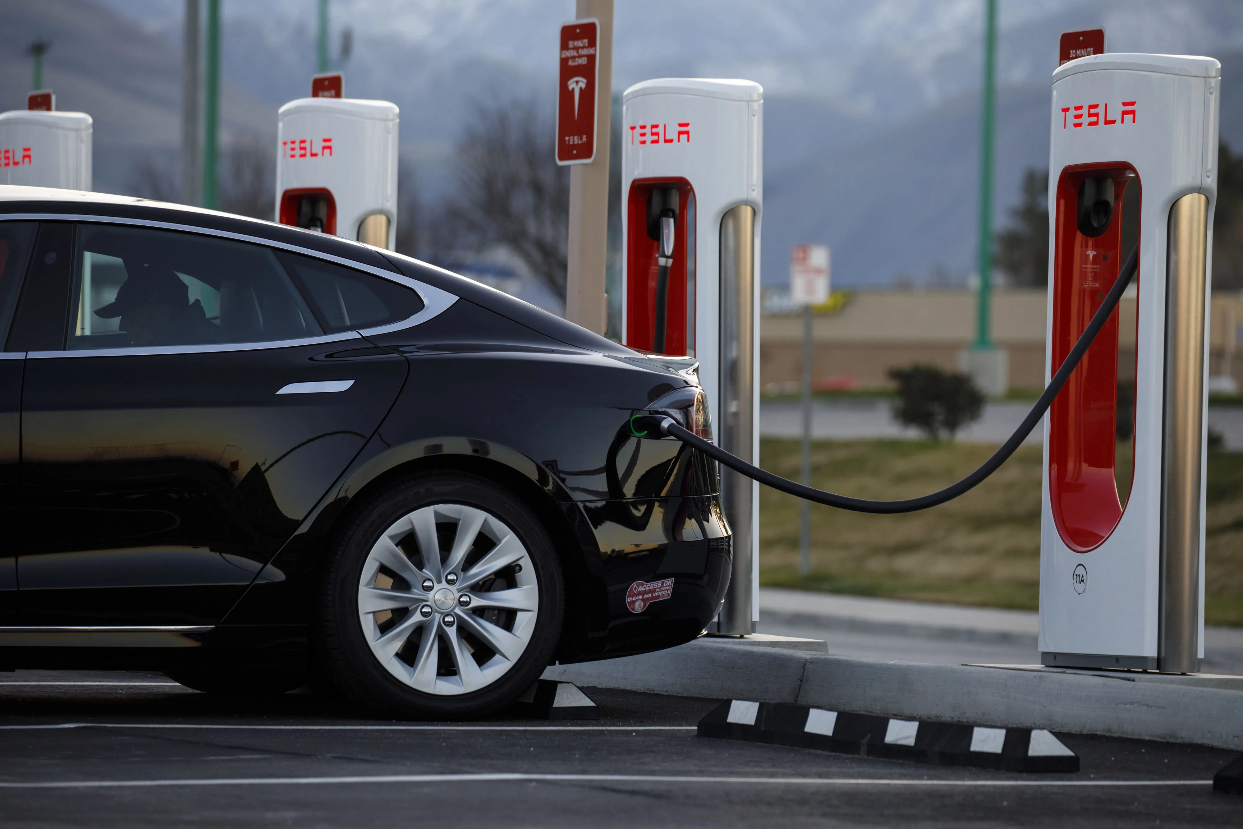 A Tesla Motors Supercharger Station As EV Charging Points Are Still Scarce 