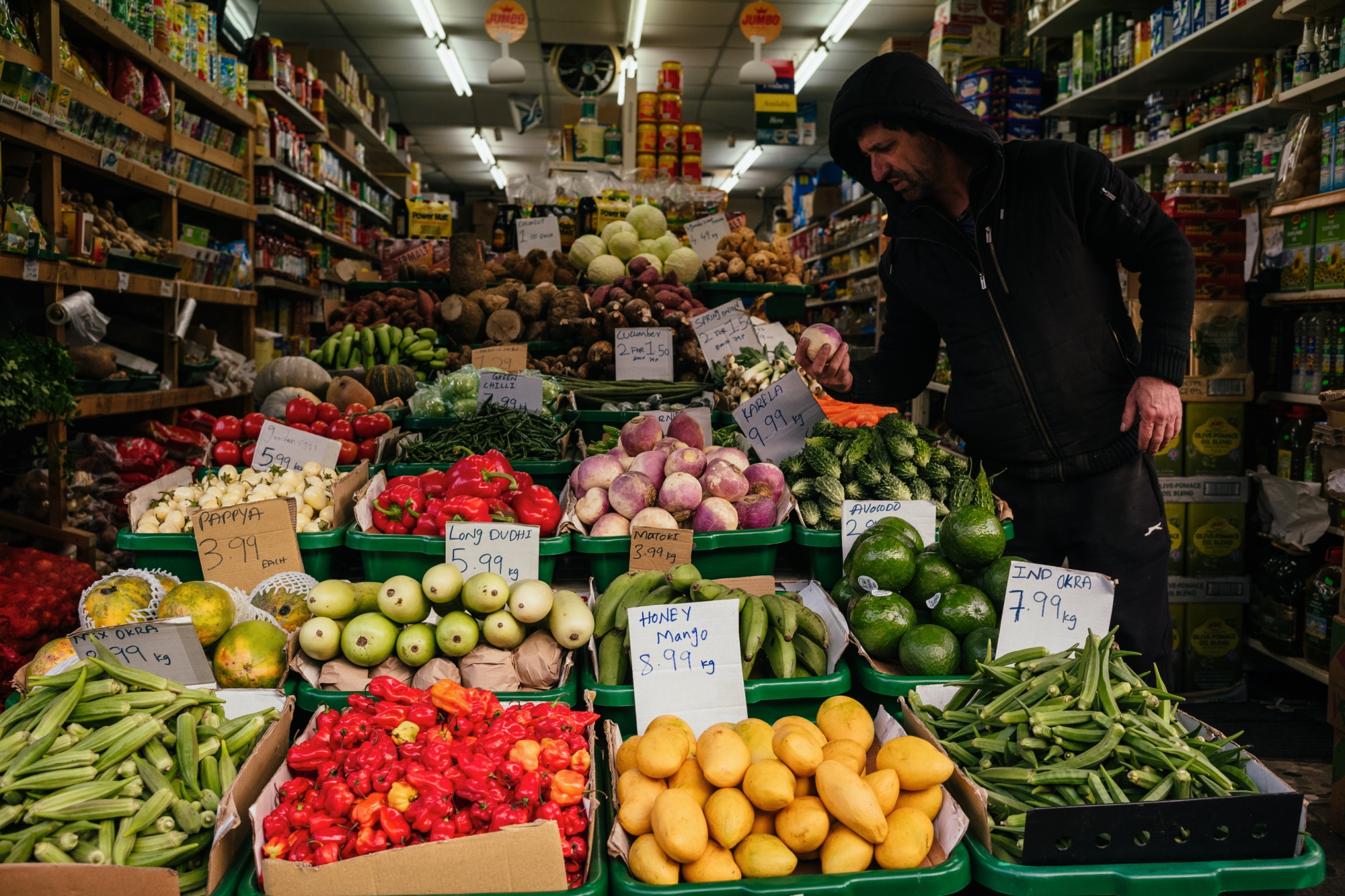 Brexit Fueled UK Food Price Surge, Says BOE RateSetter Bloomberg