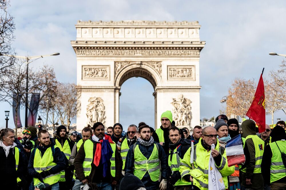 Gilets Jaunes Protests Hurt Richemont Bad Sign French Retail