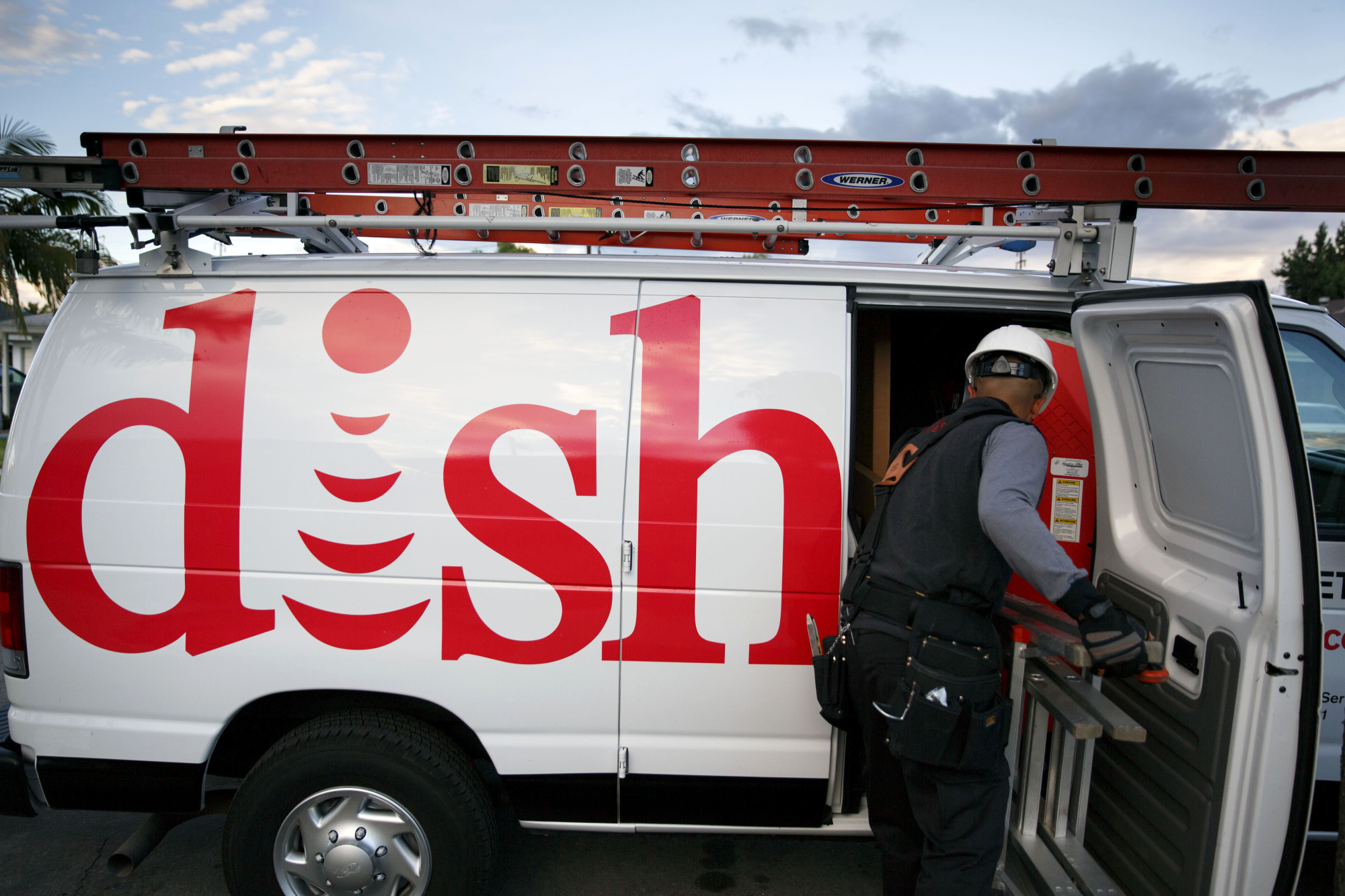 Dish Network Investors Are on Ergen's Road to Who Knows Where - Bloomberg