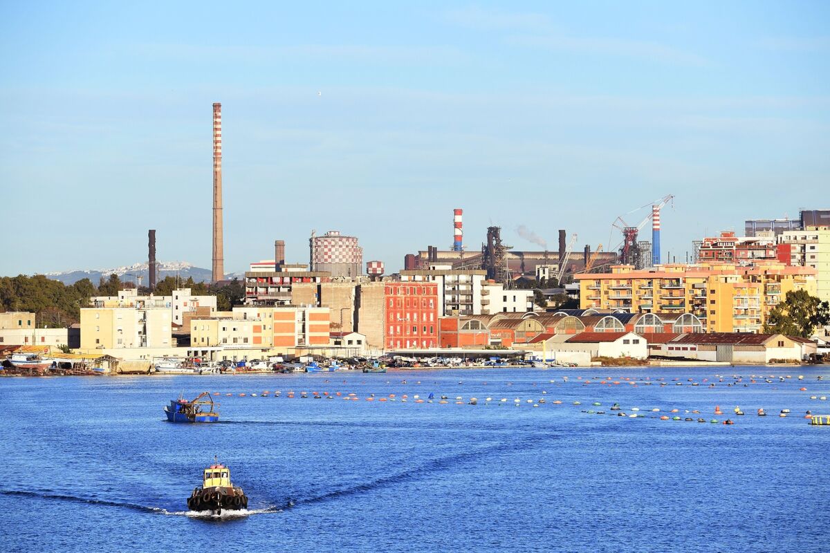 Italy to Inject €150 Million Into Struggling Ilva Steelworks - Bloomberg