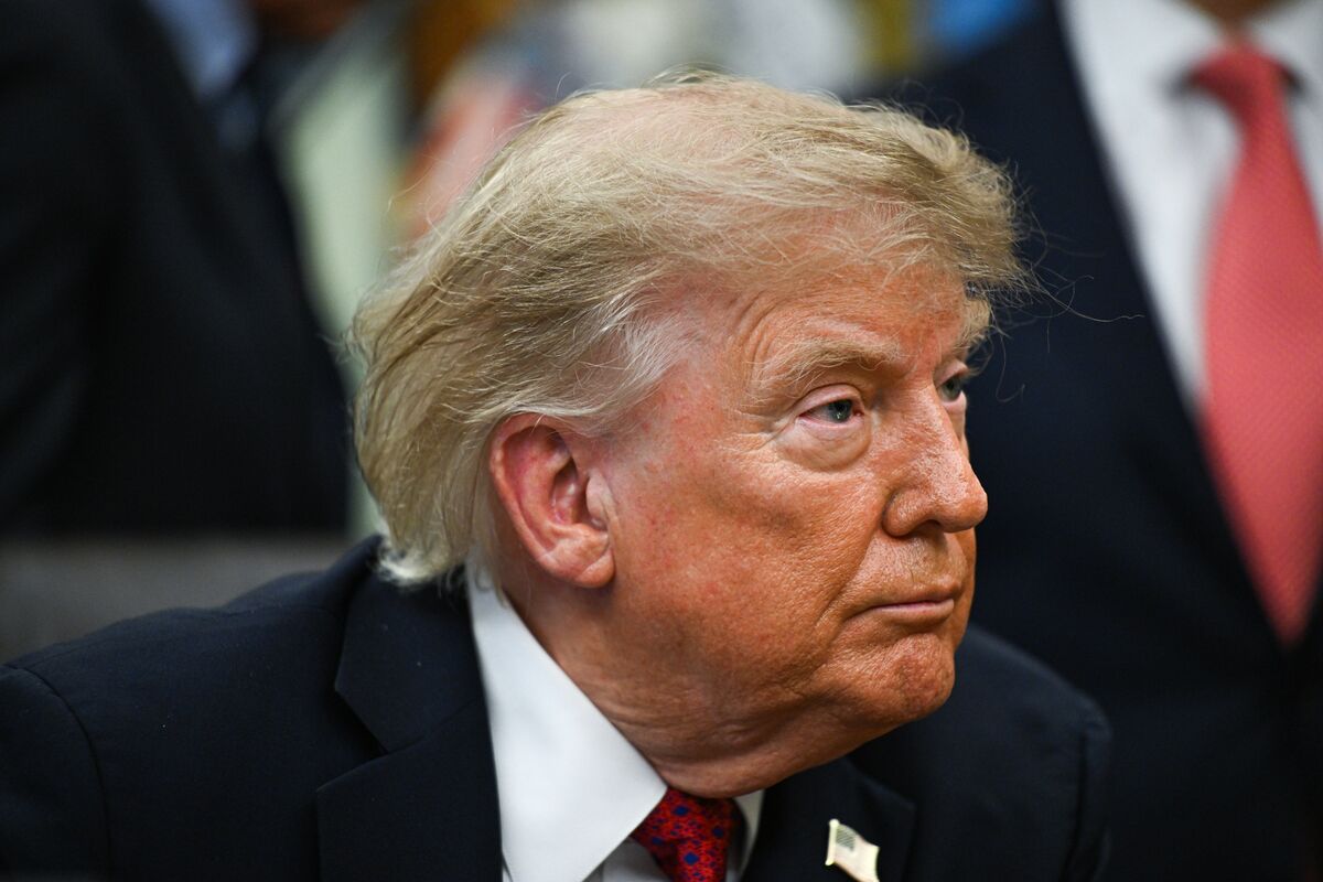 bloomberg.com - Jennifer A Dlouhy - Trump Floats Hollywood Tax Credits for US Films and Television
