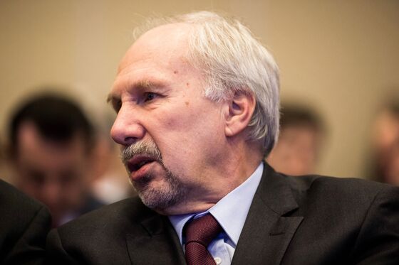 ECB’s Nowotny Says 74 Years of Peace Have Unbalanced the Economy