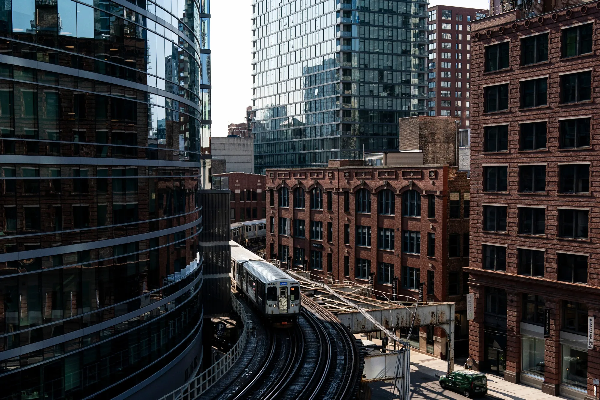 A Chicago Transit Authority (CTA) L train in the River North neighborhood of Chicago.