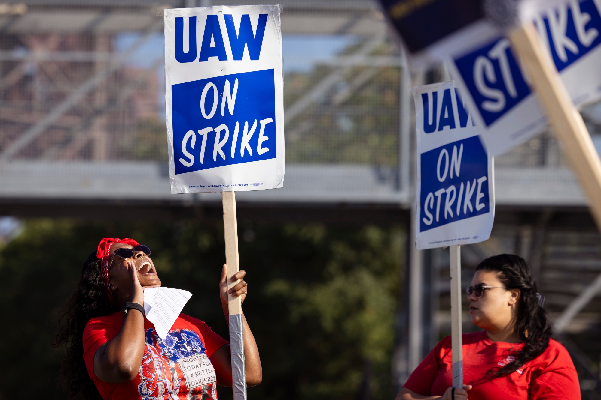 UAW Auto Worker Pay Gains Lifted Wage Data In US Jobs Report For ...