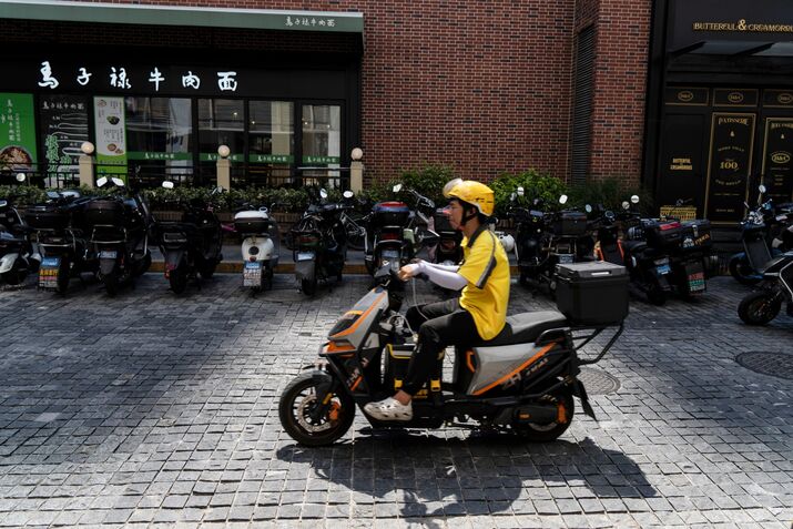 Meituan Delivery Workers ahead of Earnings Results