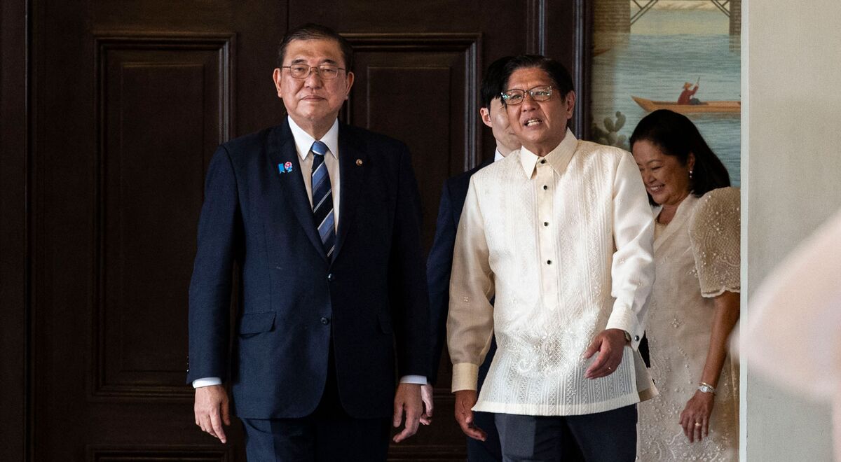 Japan, Philippines Expand Security Ties Amid Regional Tensions