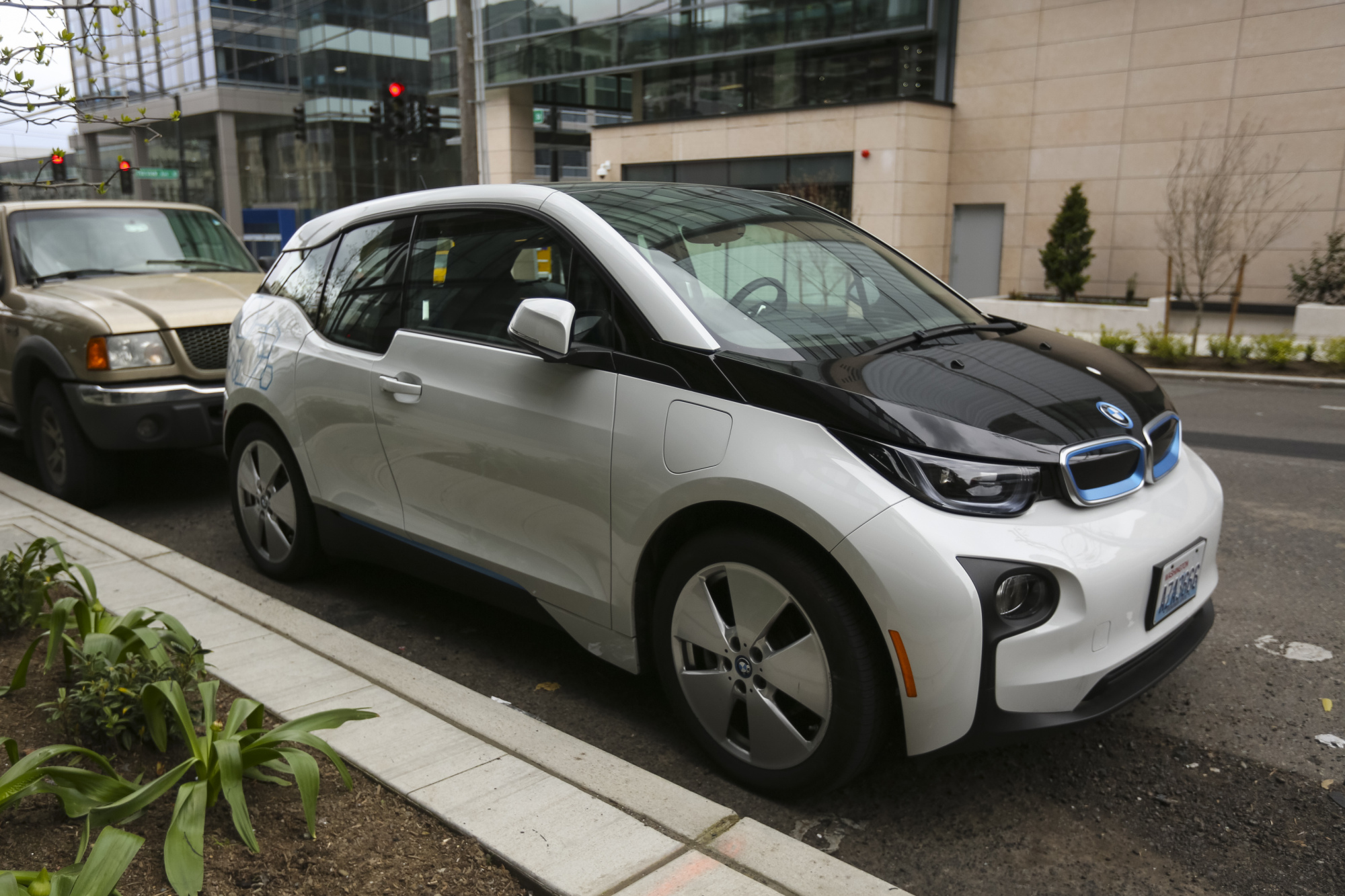 BMW's Discontinued i3 Is Already an EV Cult Classic - Bloomberg