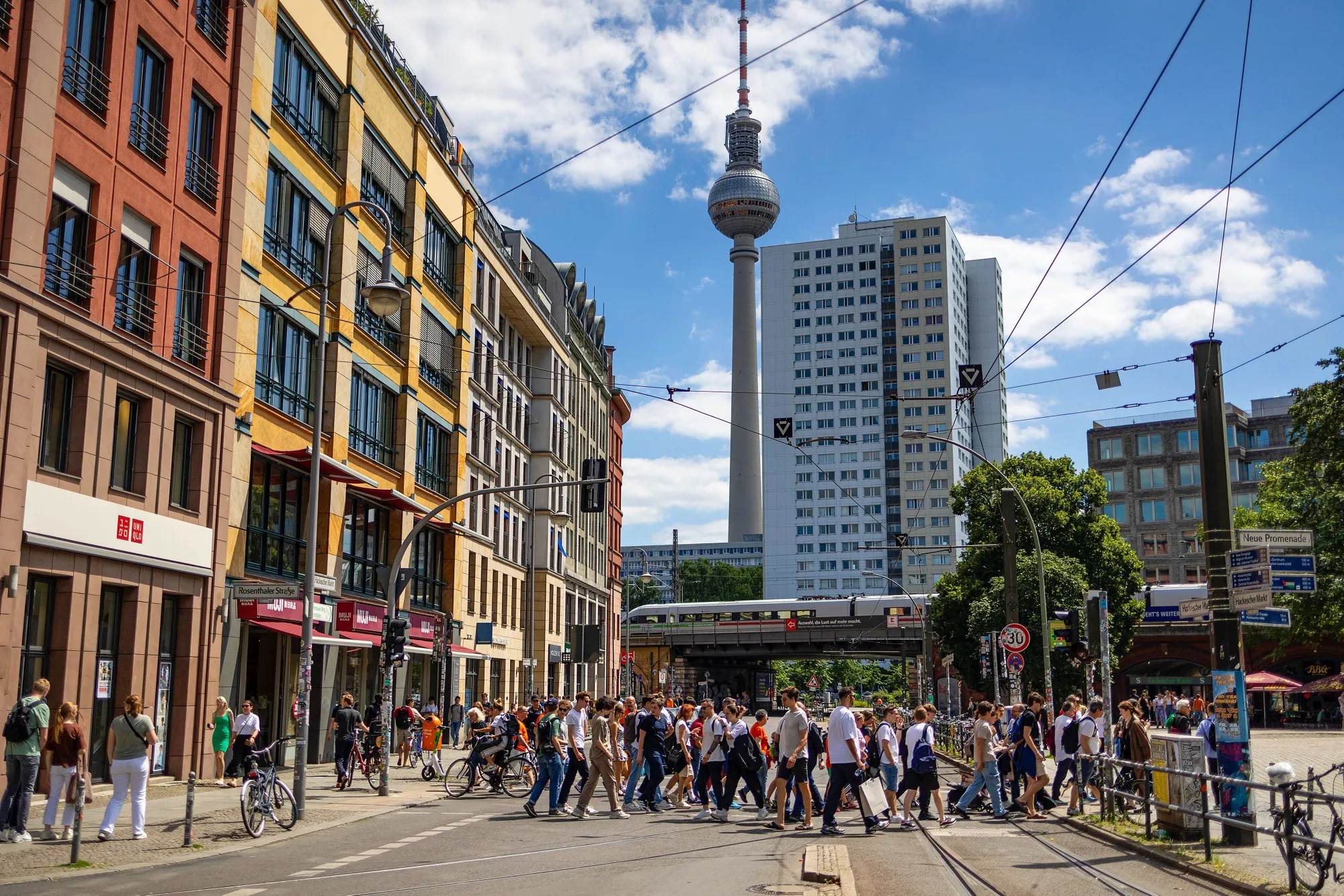 German consumer prices&nbsp;rose 2.5% from a year earlier in June.