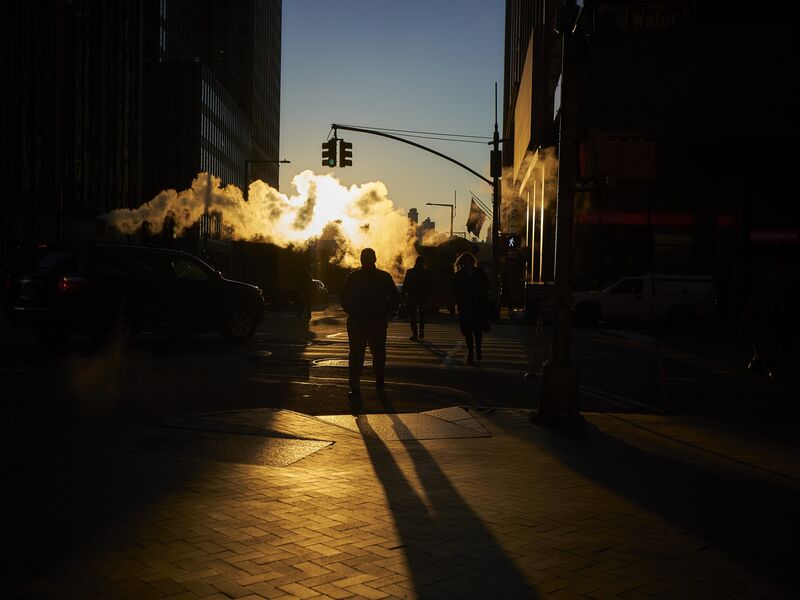 Views Of Wall Street As Stocks Extend Losses 